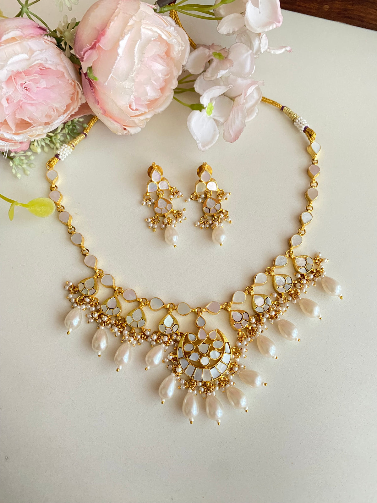 Mother Of Pearl Necklace Set