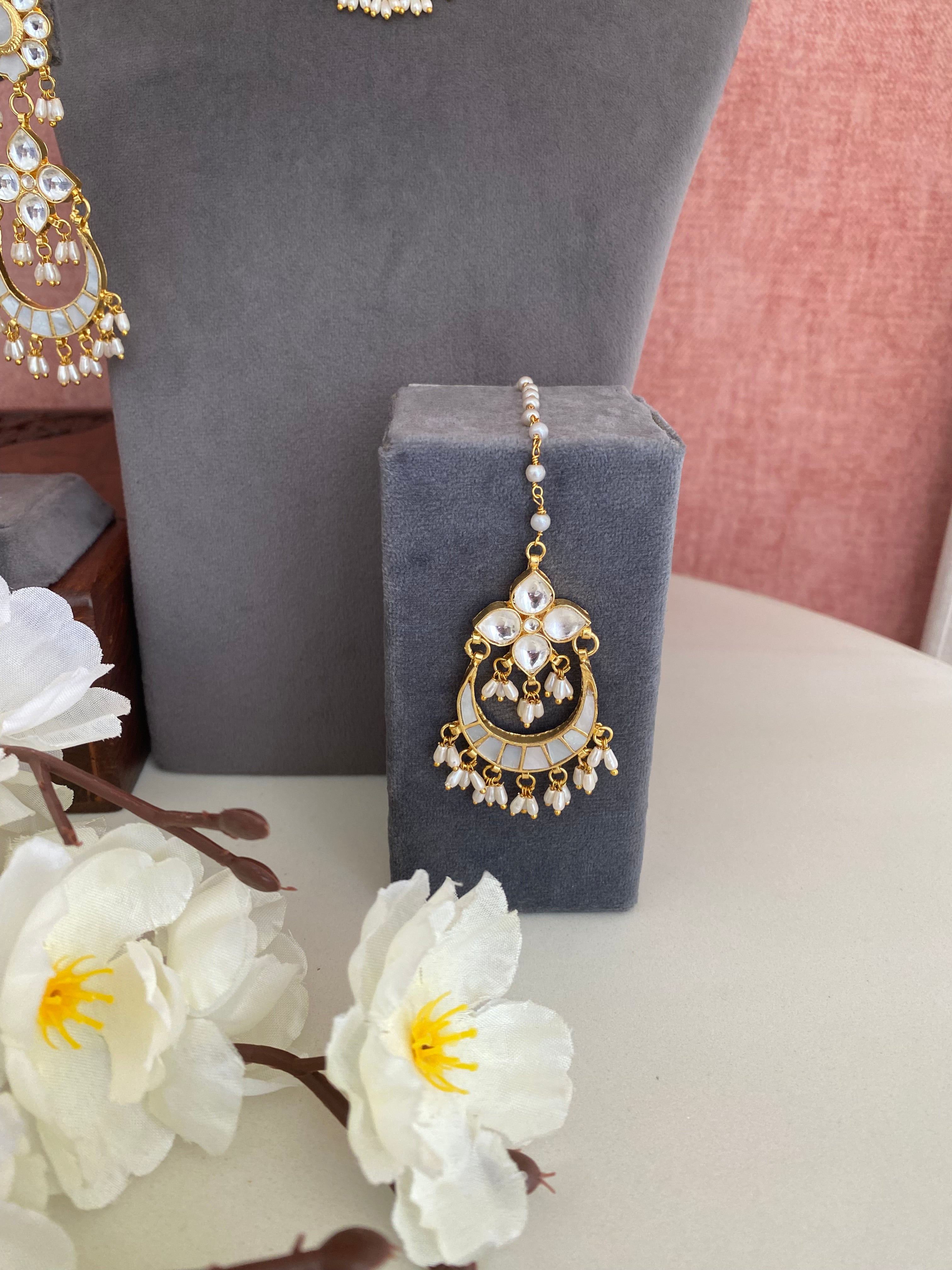 Mother of pearl and Kundan Necklace Set