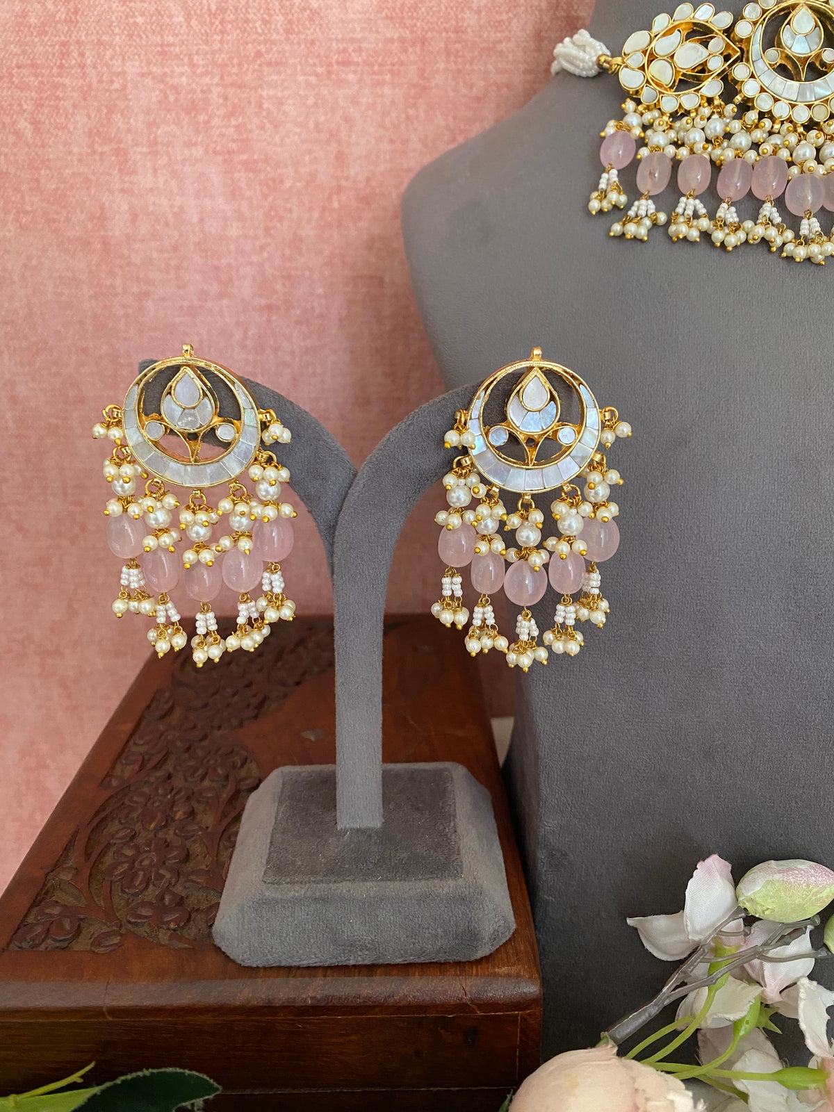 Mother of Pearl Choker set