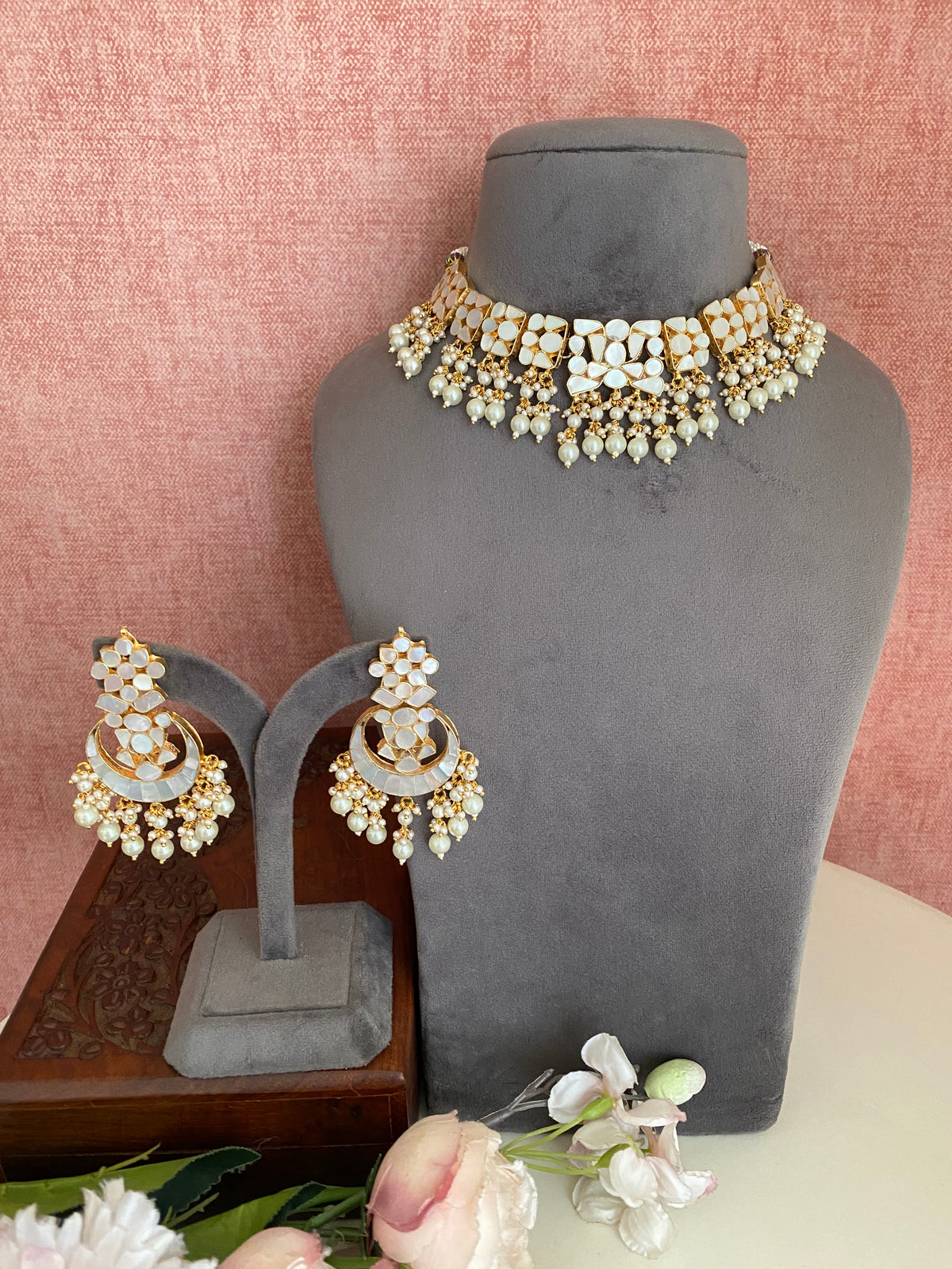 Mother Of Pearl Necklace Set