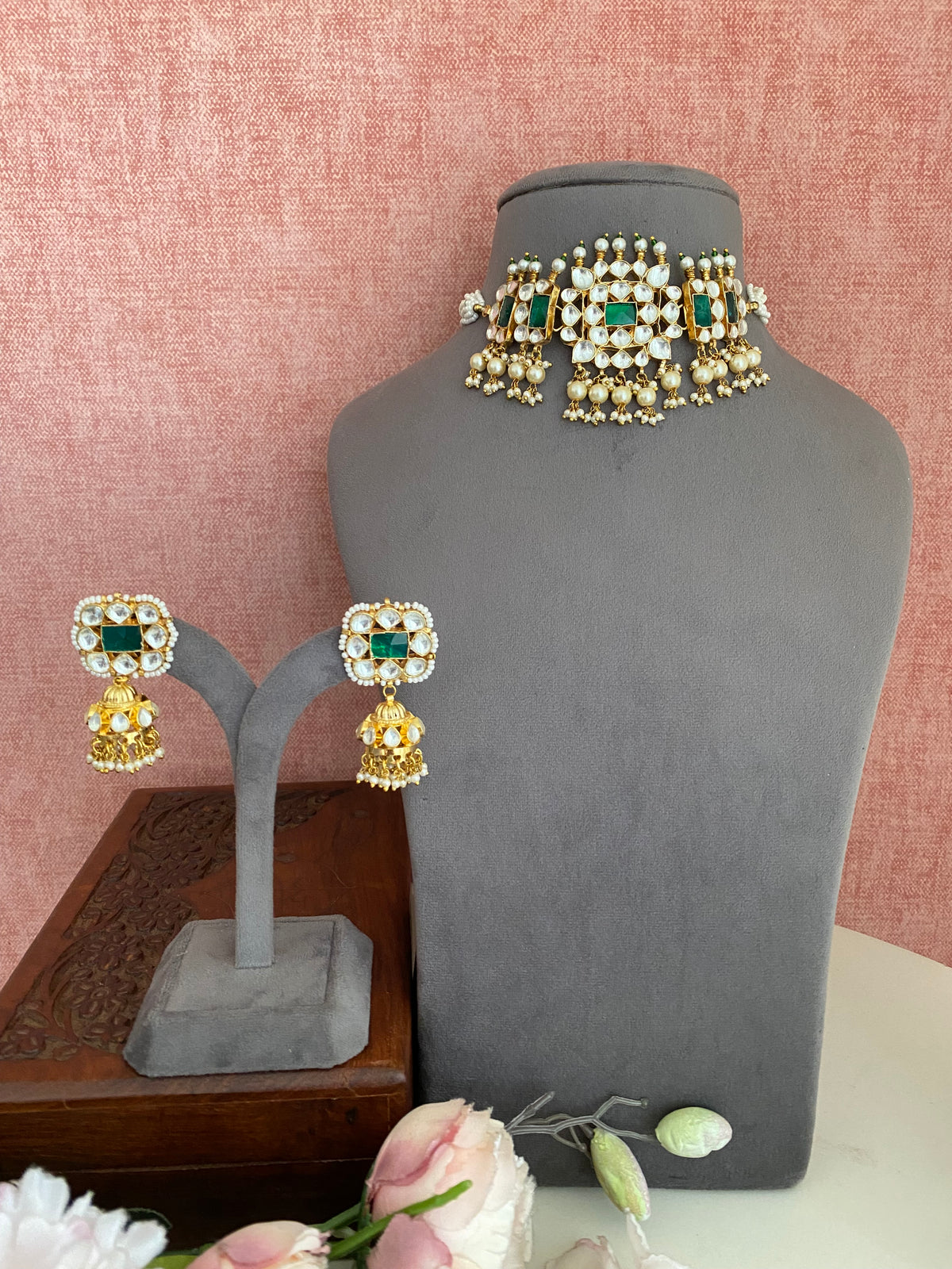 Gold plated Kundan choker Set