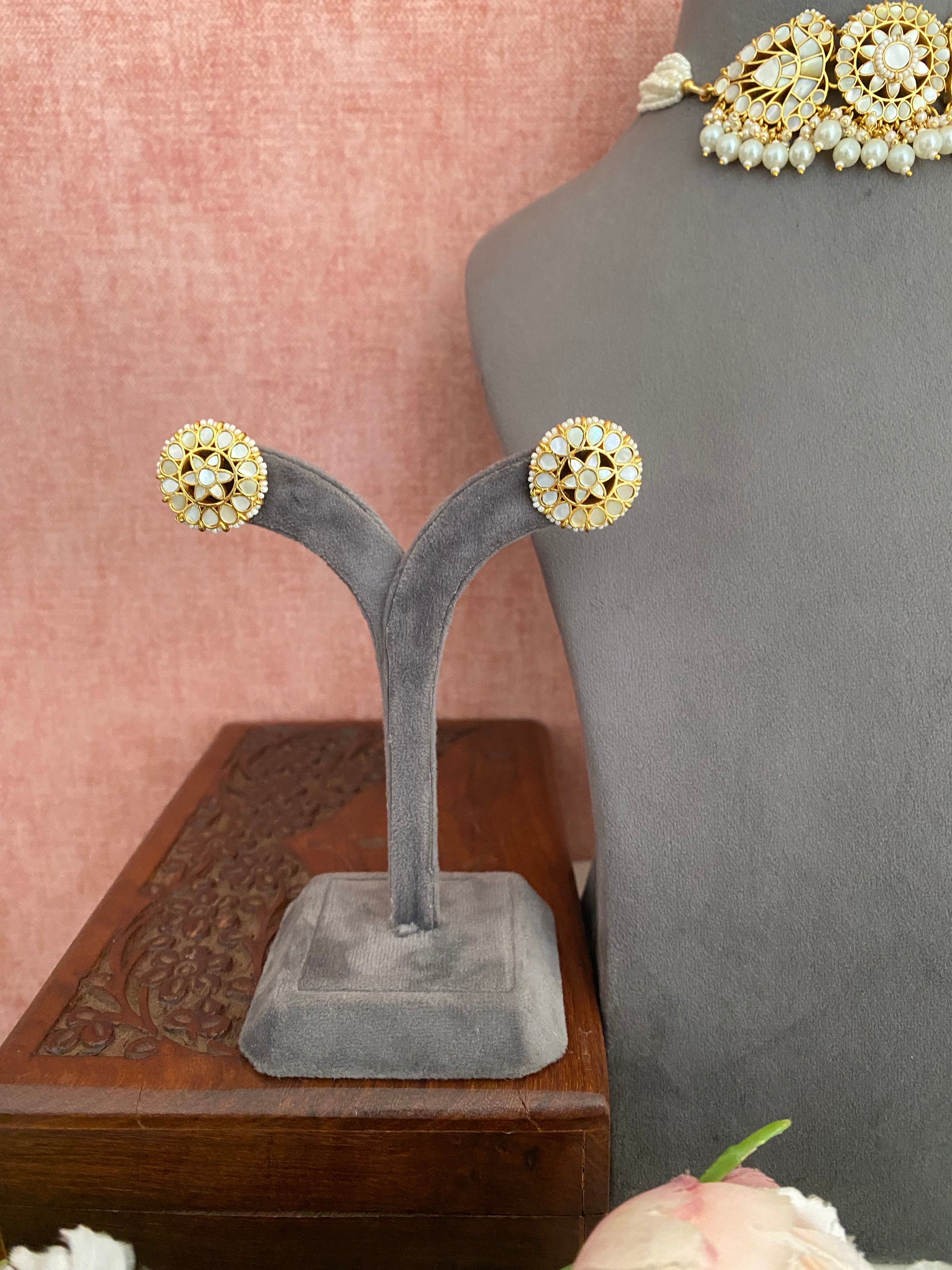 Mother of Pearl Choker Set