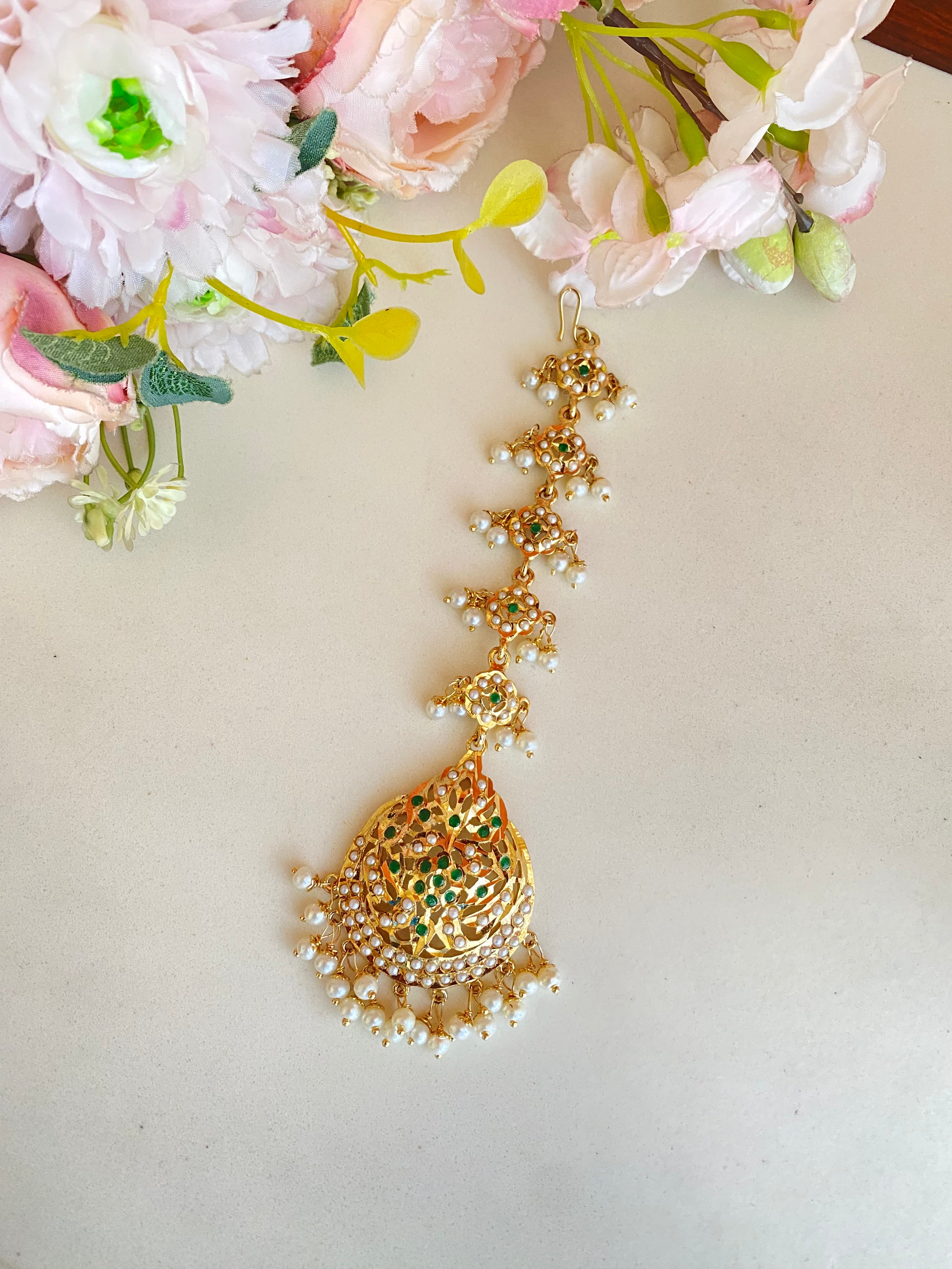 Gold plated Green Jadau Tikka