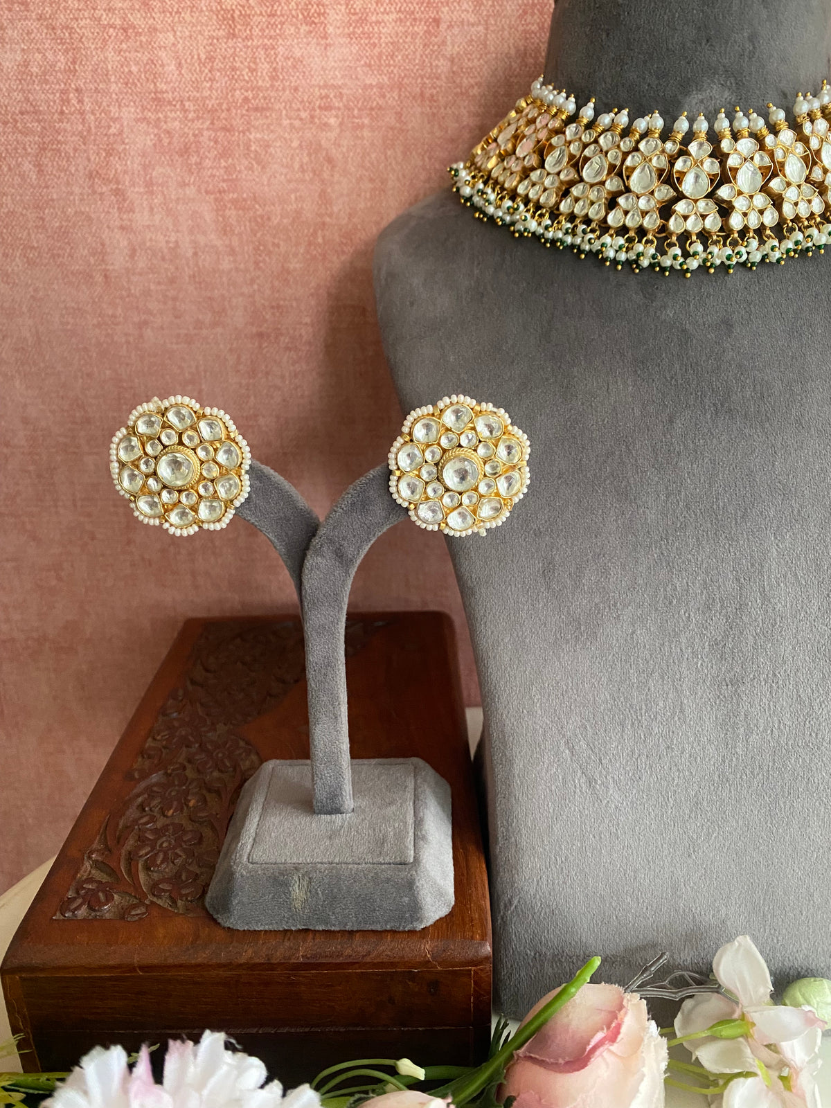 Gold plated Kundan choker Set