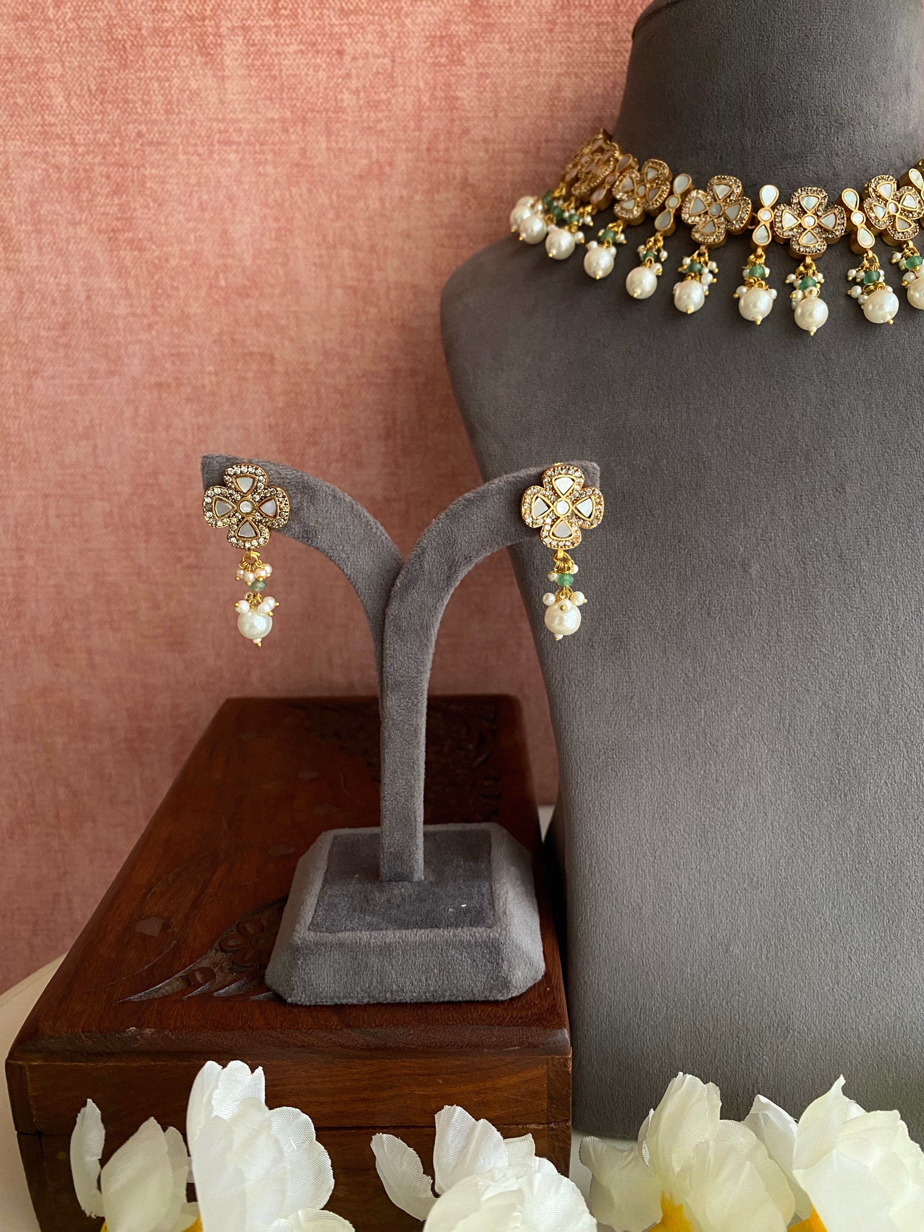 Mother of pearl Necklace Set