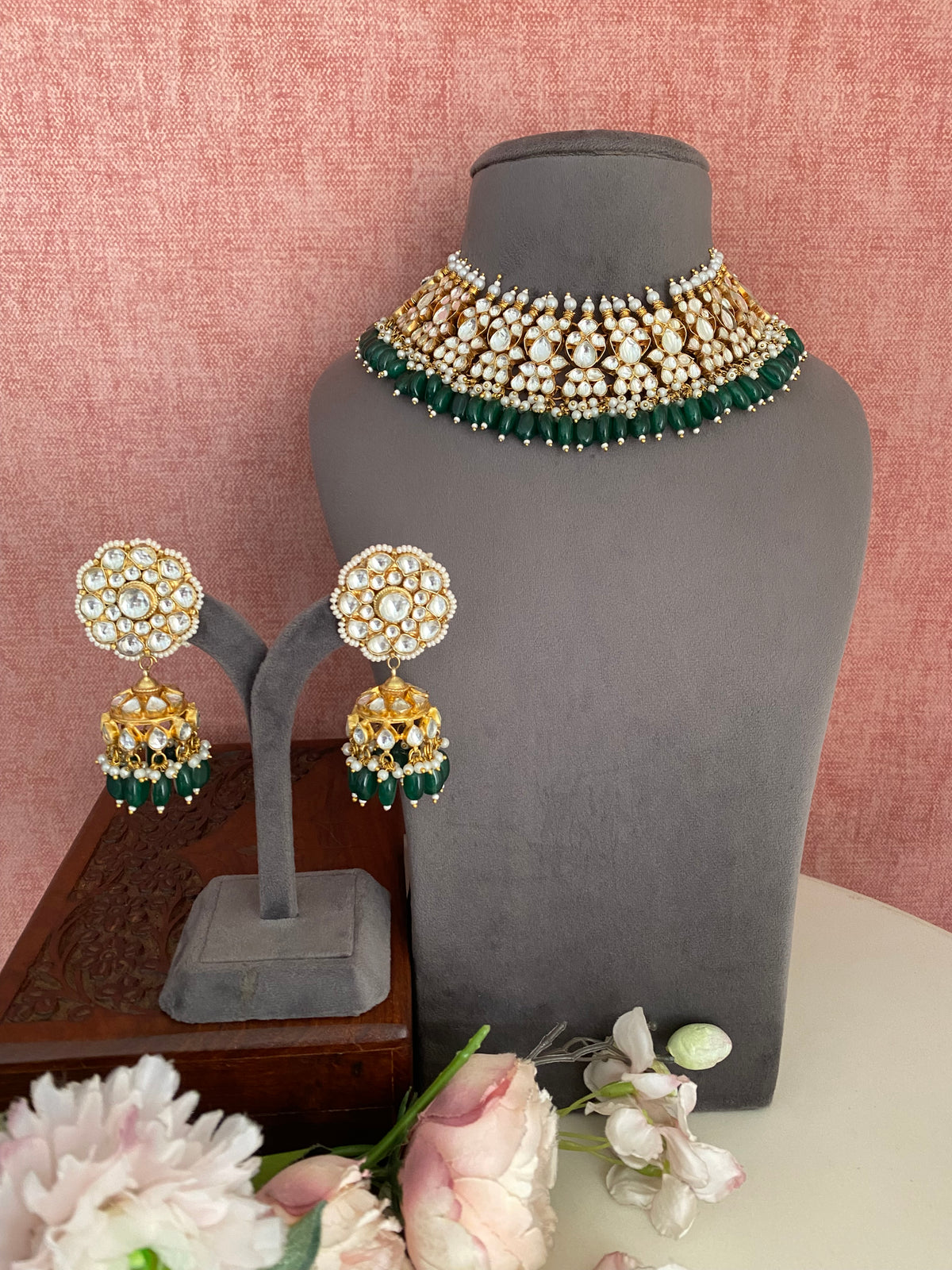 Gold plated Kundan choker Set