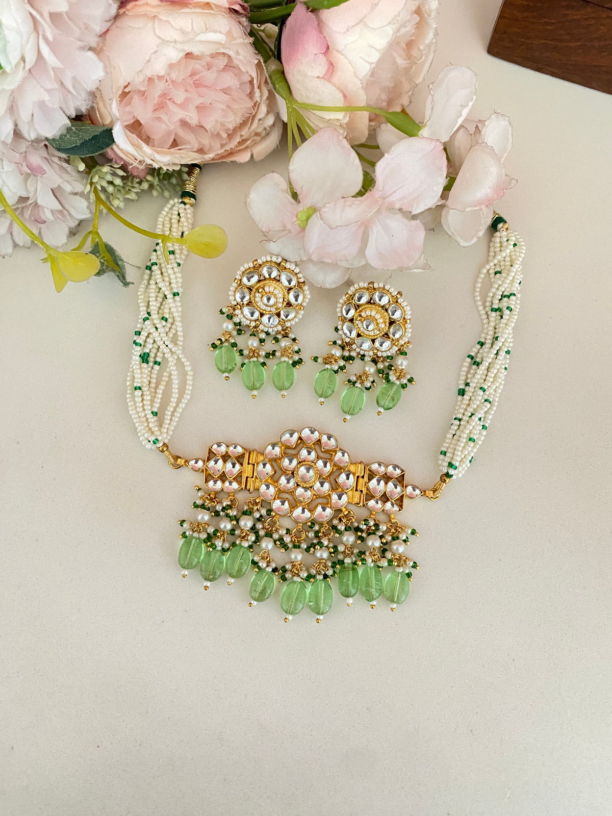 Gold plated Kundan choker Set