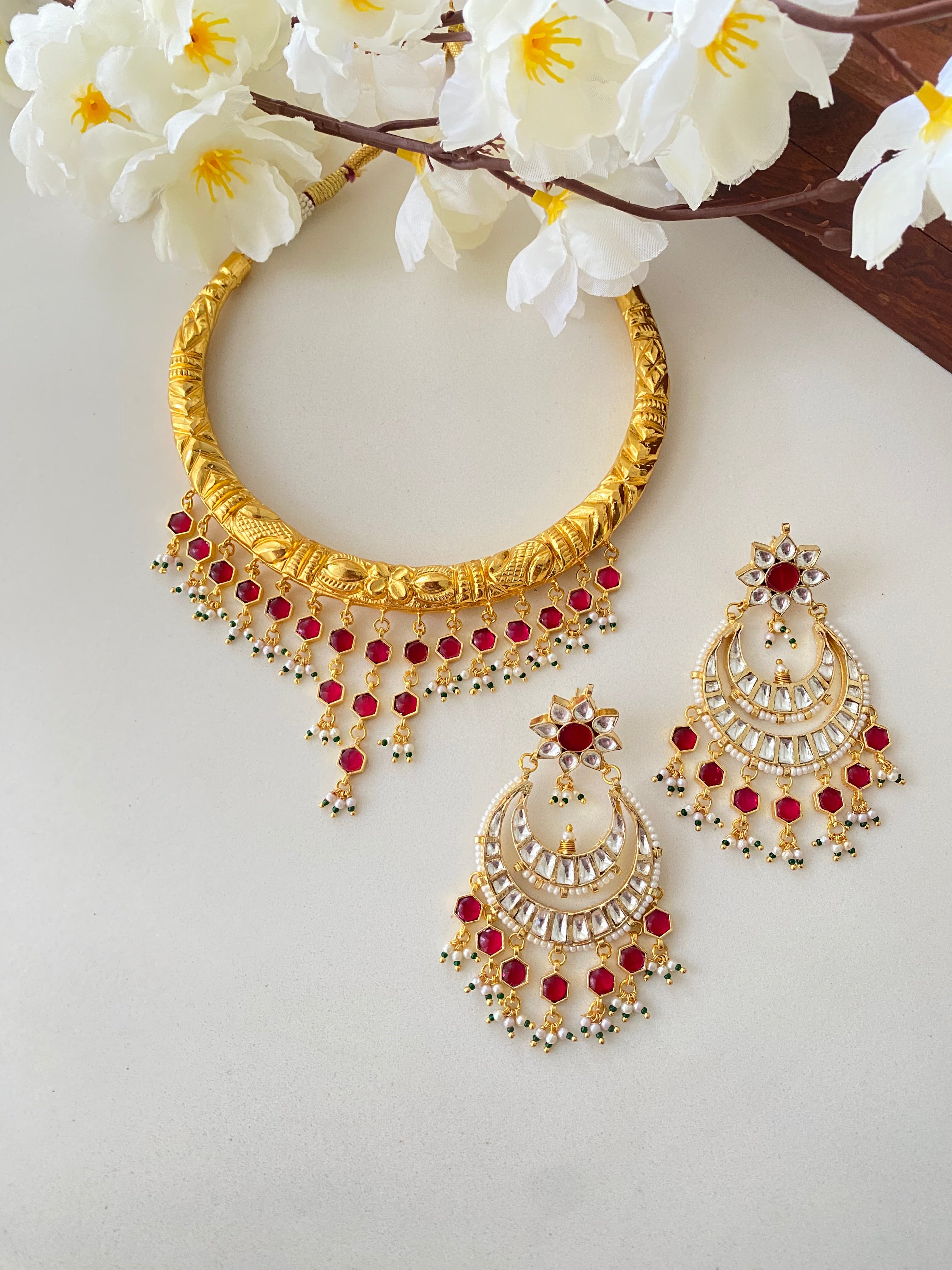Gold Plated Kundan Hasli Set