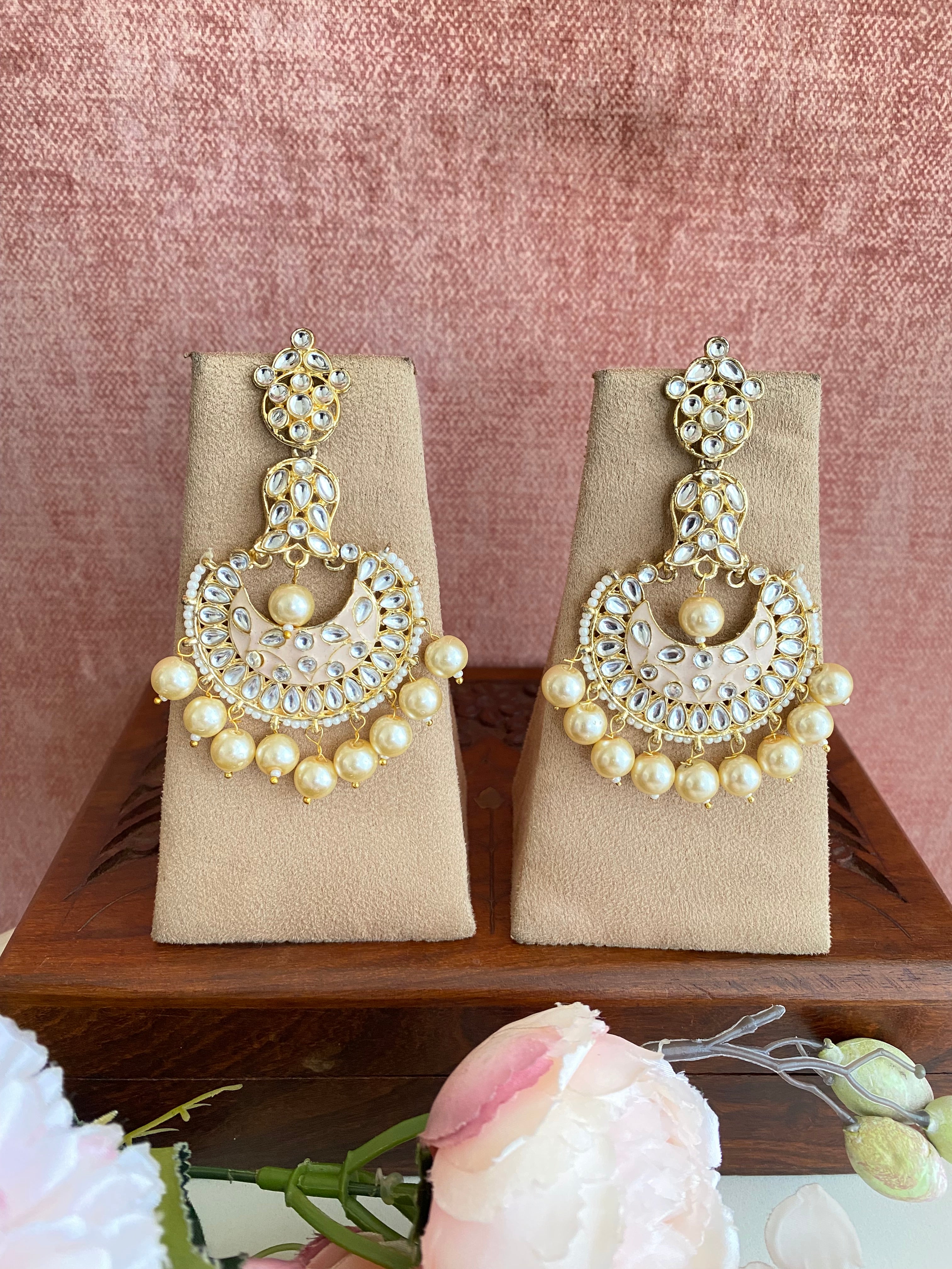 Gold Plated Kundan Earring in pearl