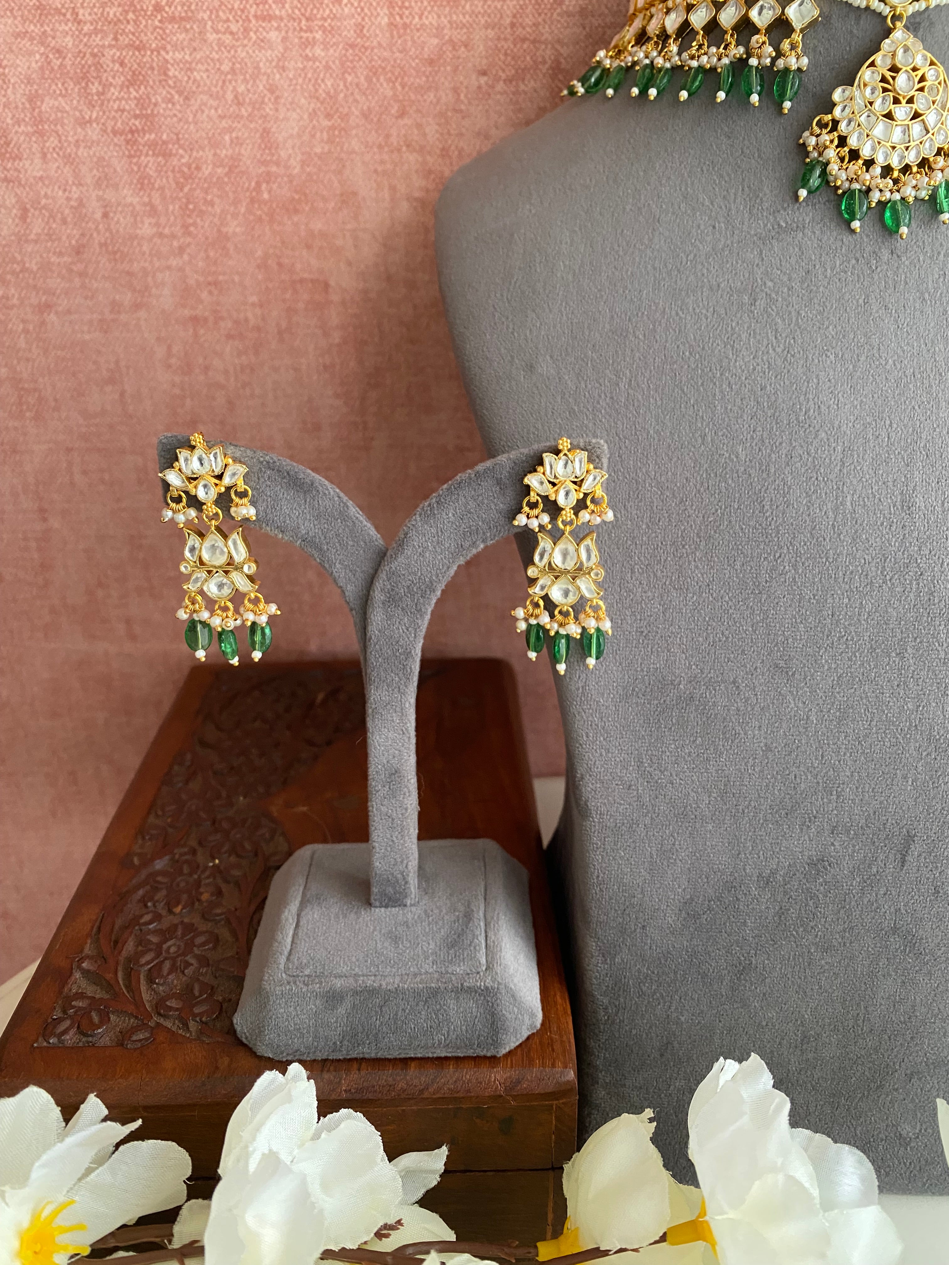 Kundan Choker set in green drops