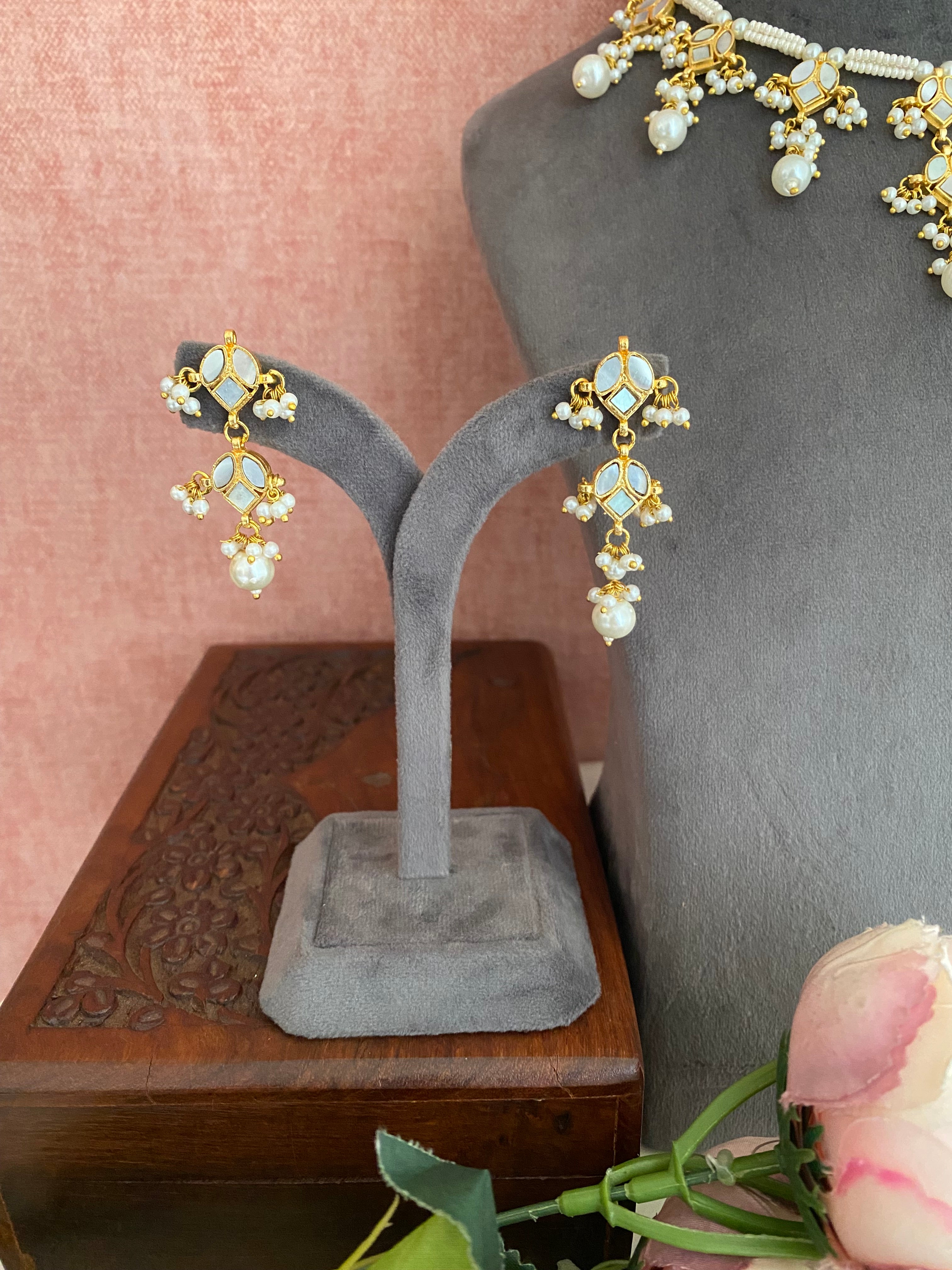 Mother of pearl Necklace Set