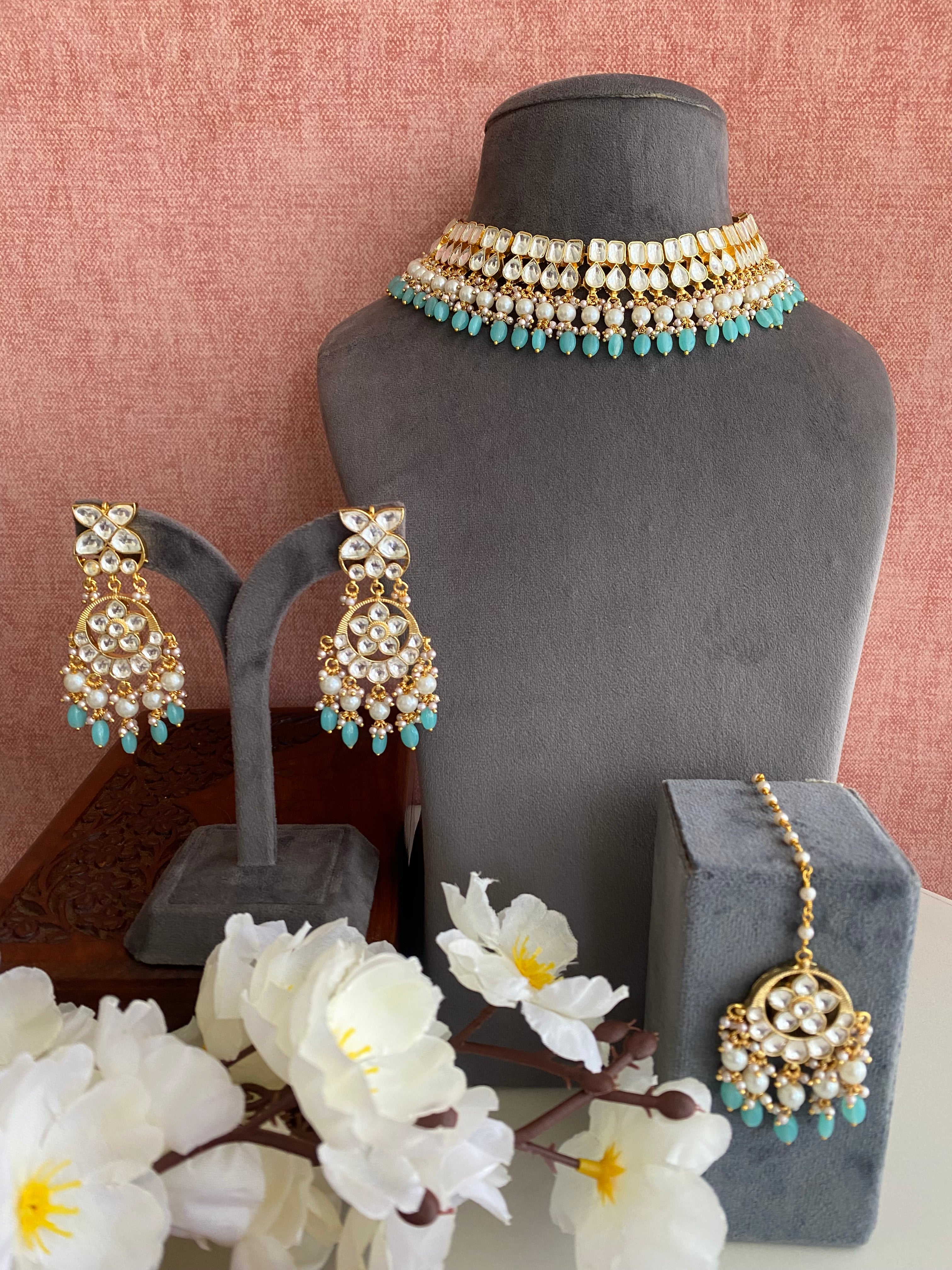 Gold plated Kundan Choker Set