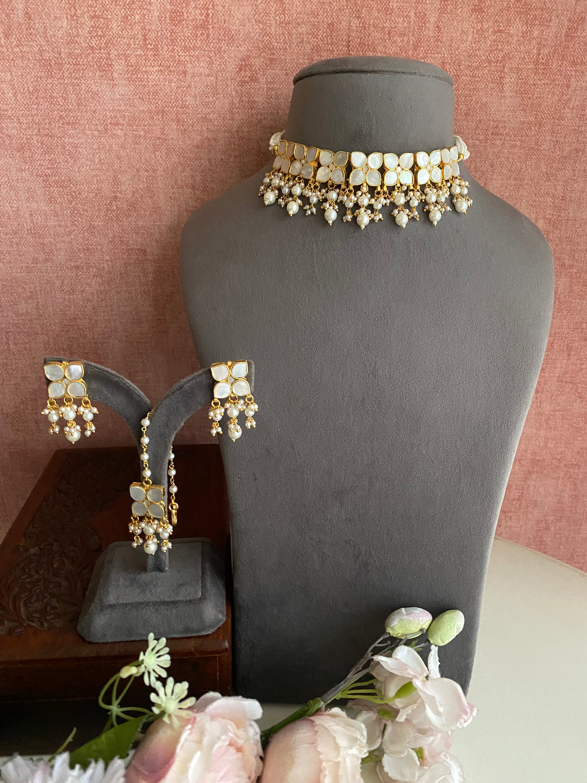 Mother of Pearl Choker set