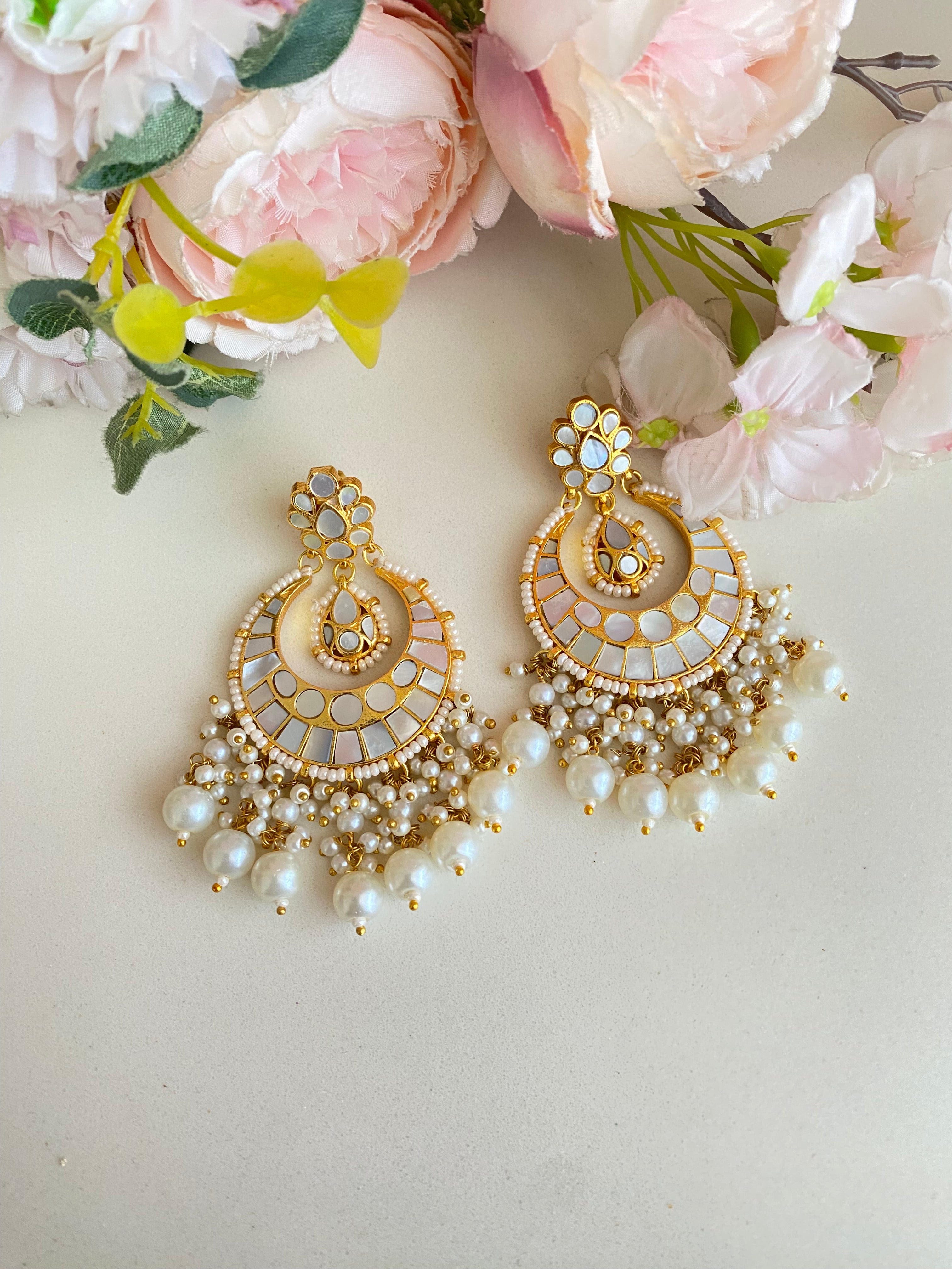 Mother of pearl earrings in pearl drops