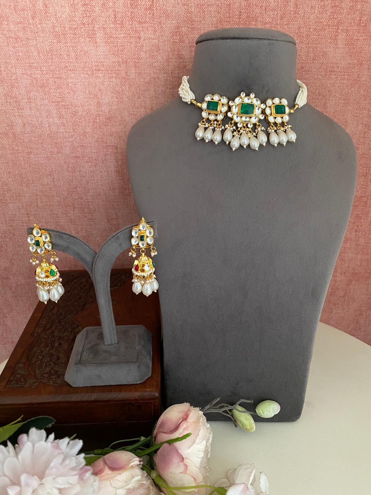 Gold plated Kundan choker Set