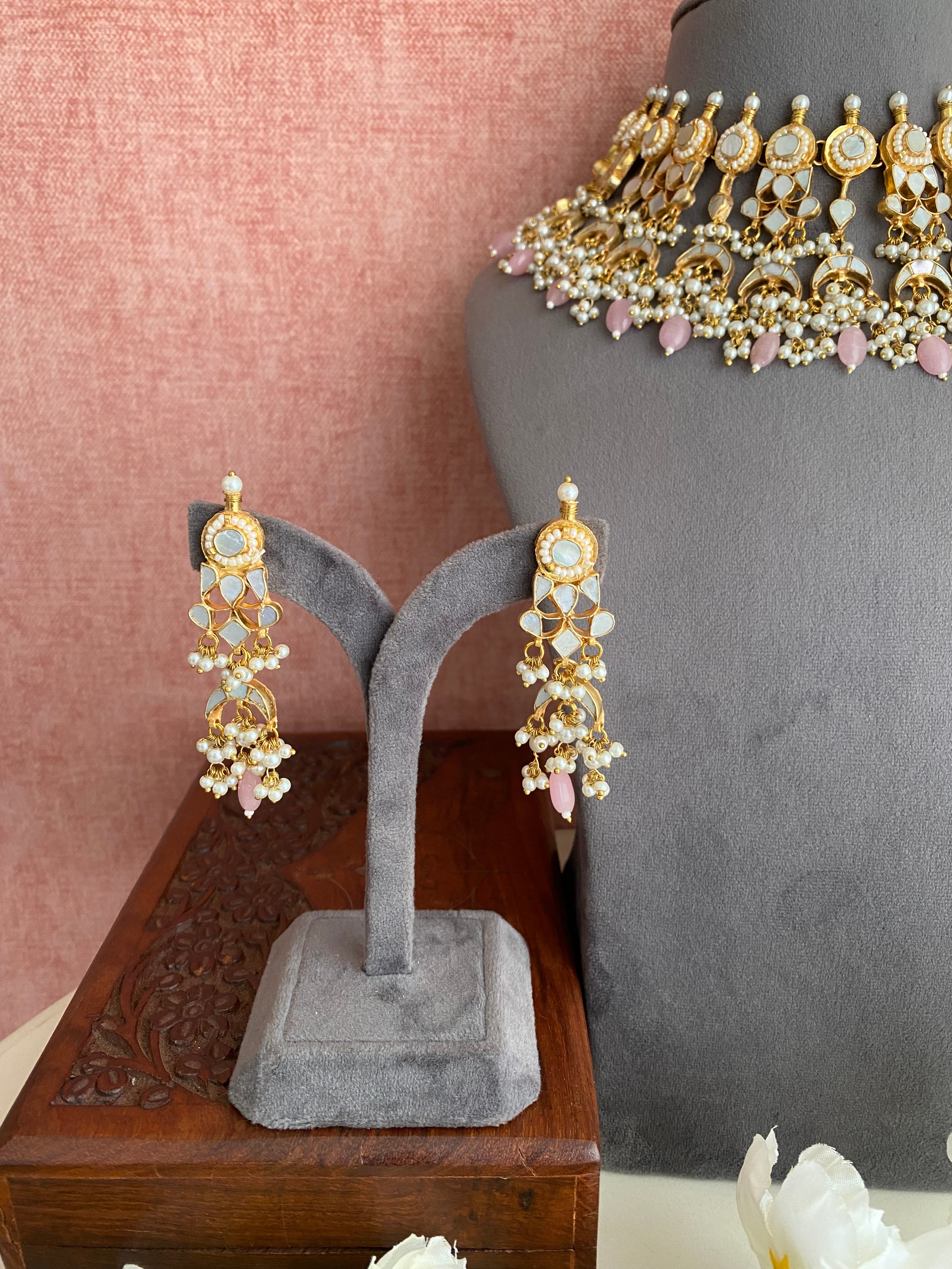 Mother Of Pearl Necklace Set