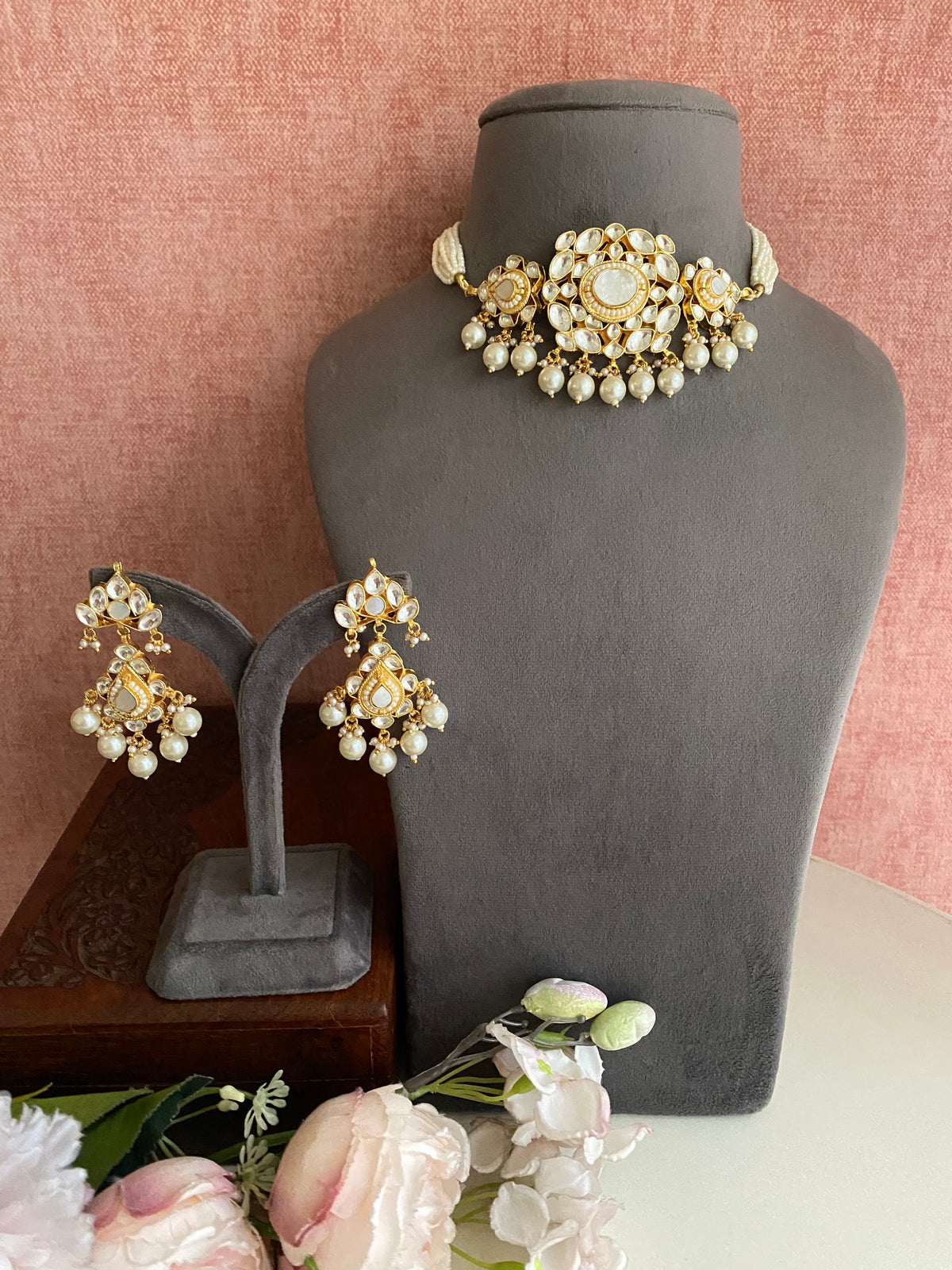 Mother of Pearl Choker set