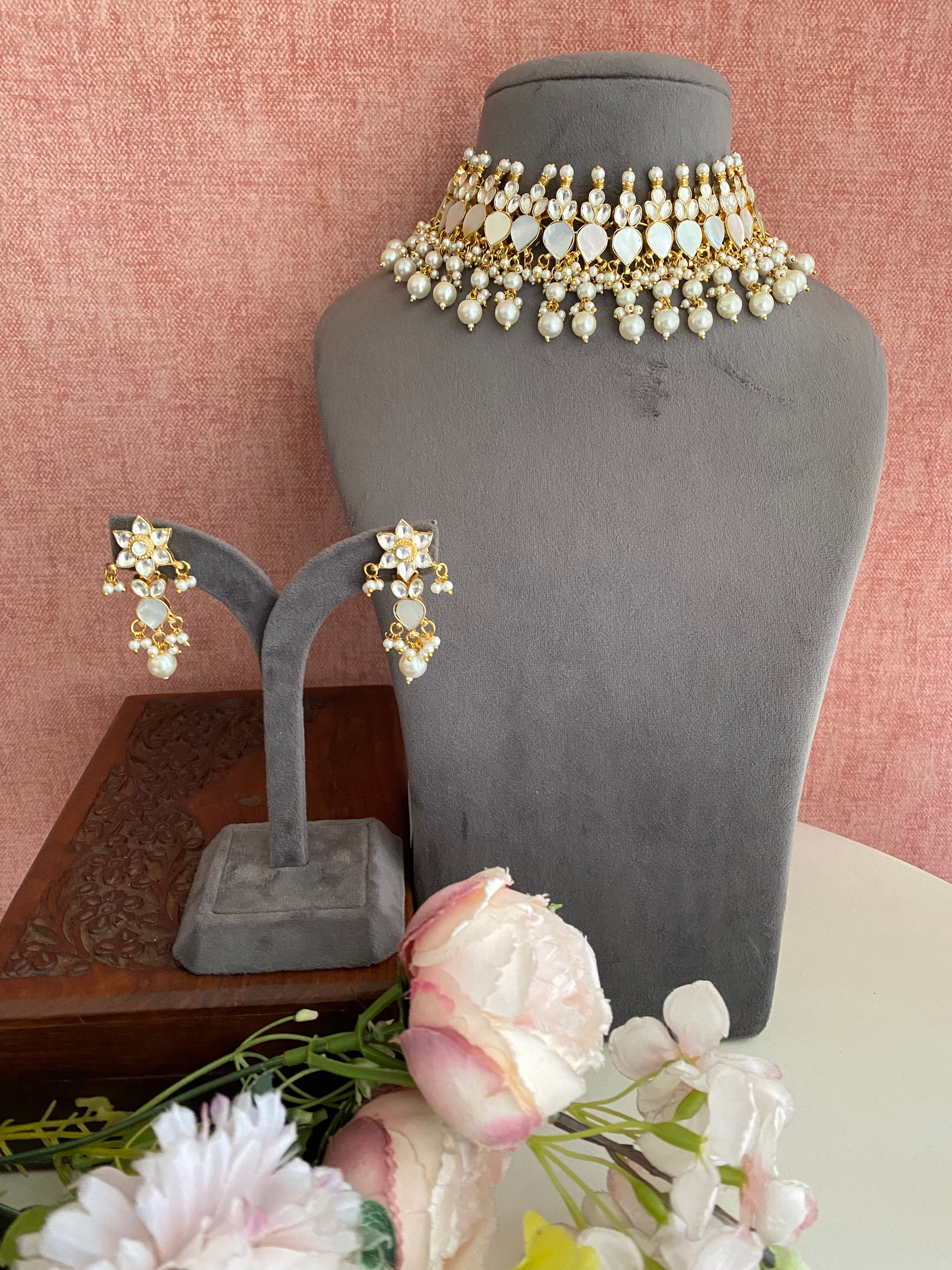 Mother of Pearl Choker set