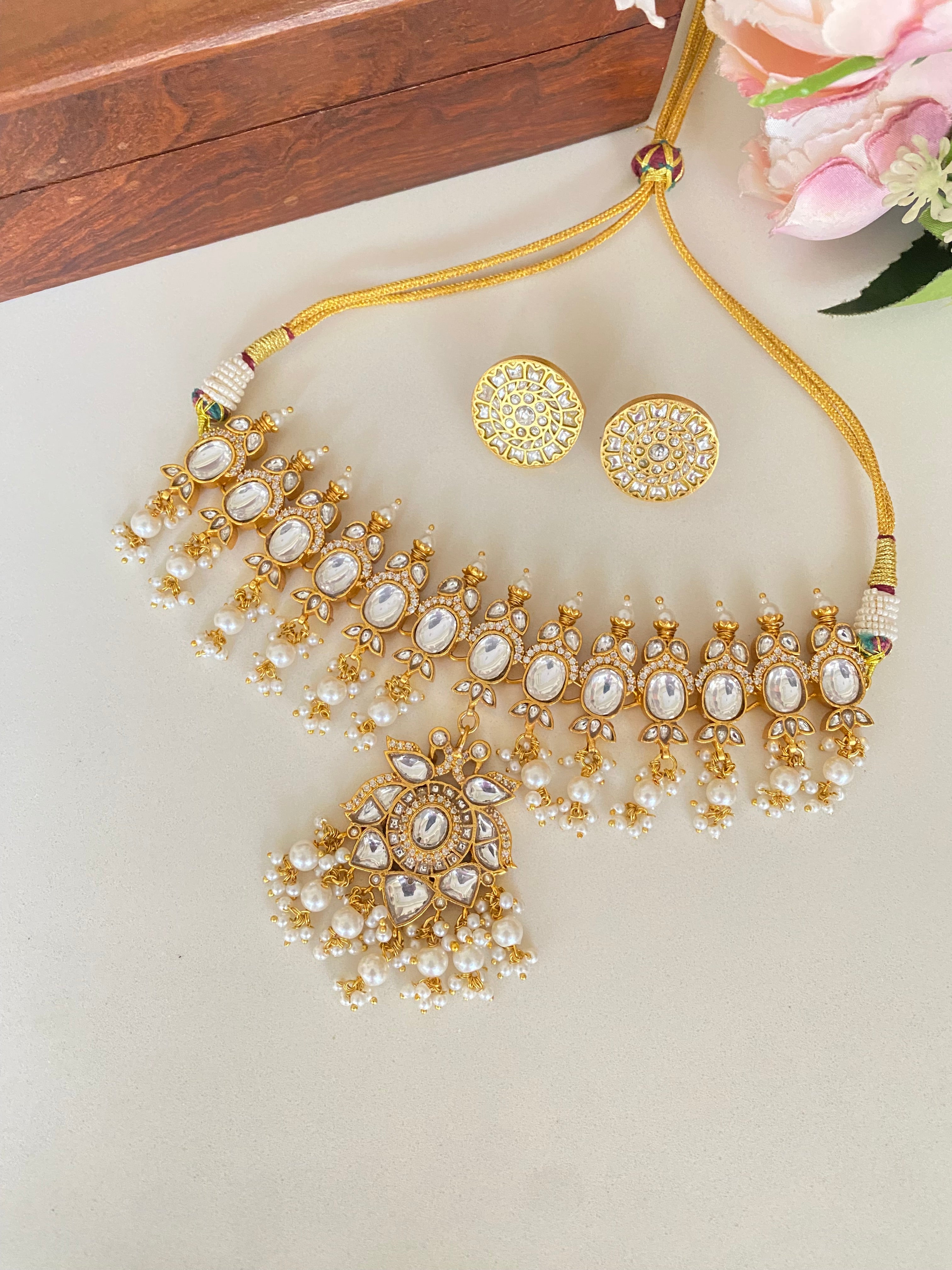 Gold plated Kundan choker Set