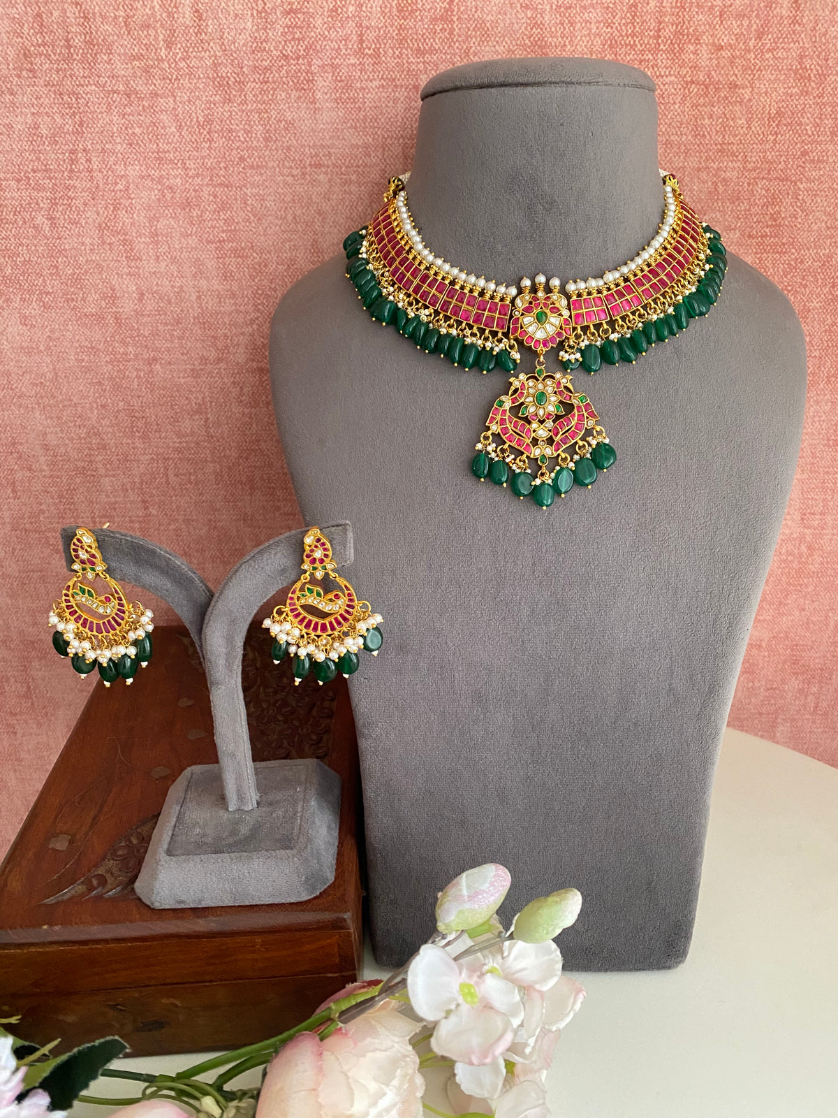 Gold plated Kundan Necklace Set