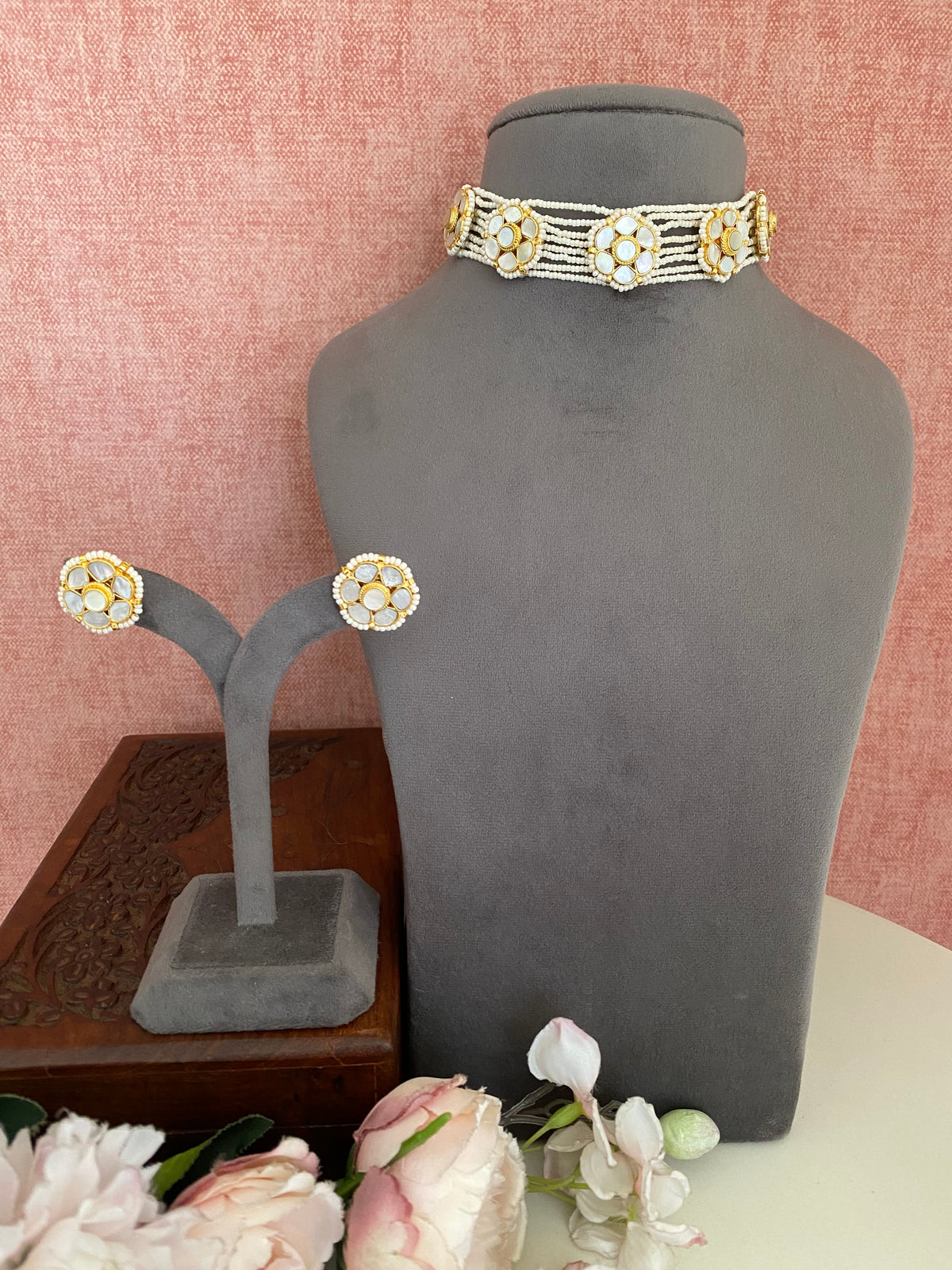 Mother of Pearl Choker set