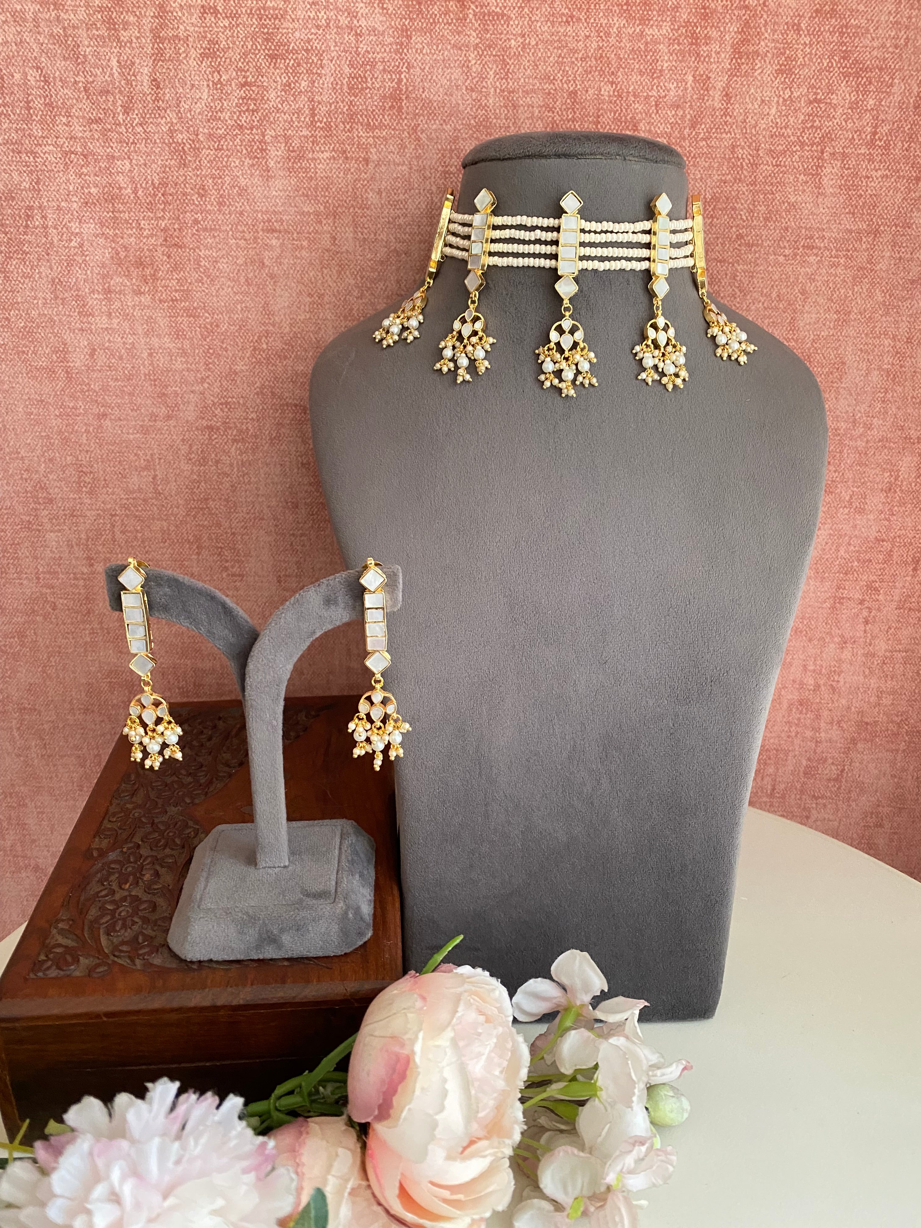 Mother of Pearl Choker Set