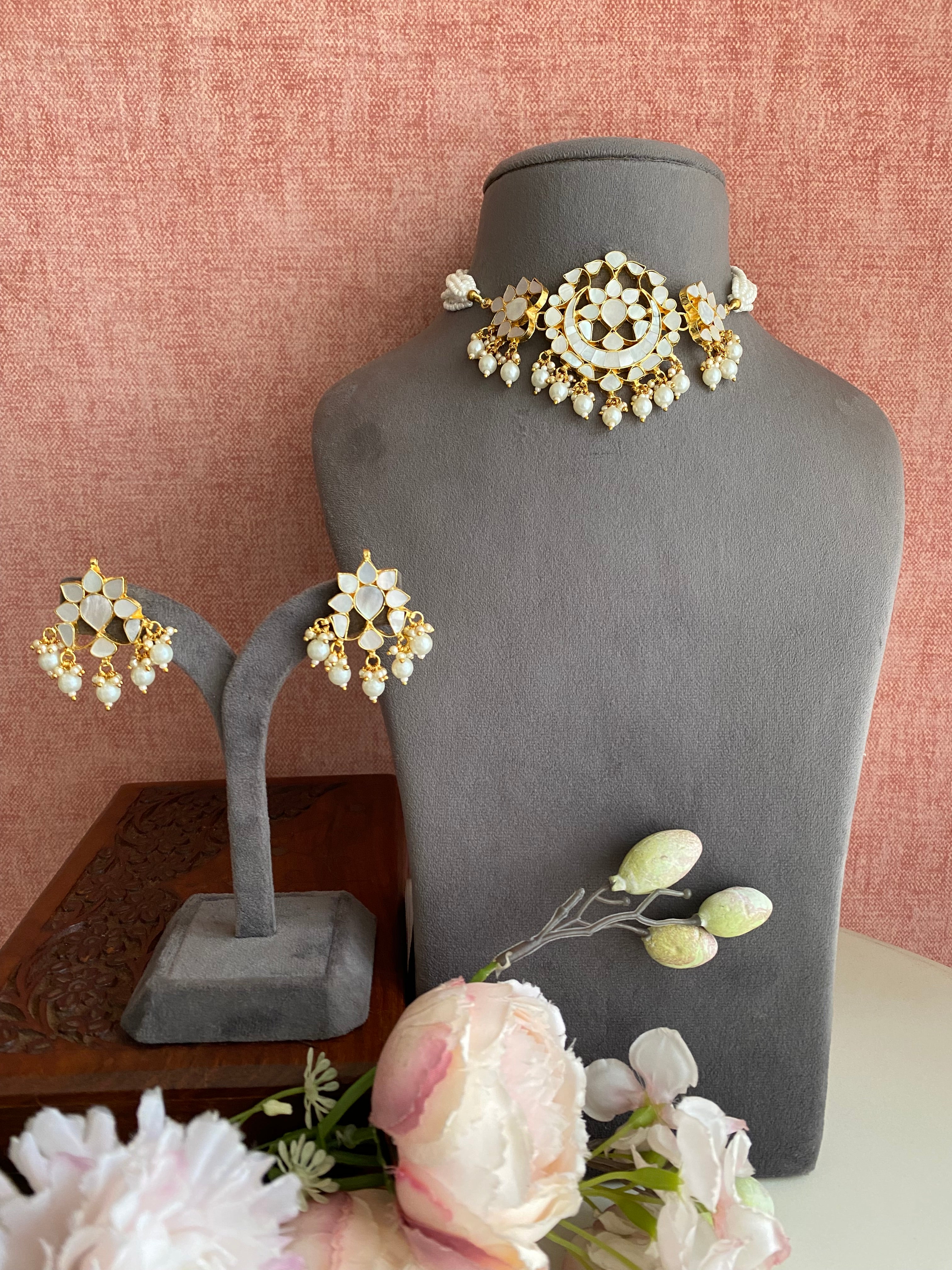 Mother of Pearl Choker set