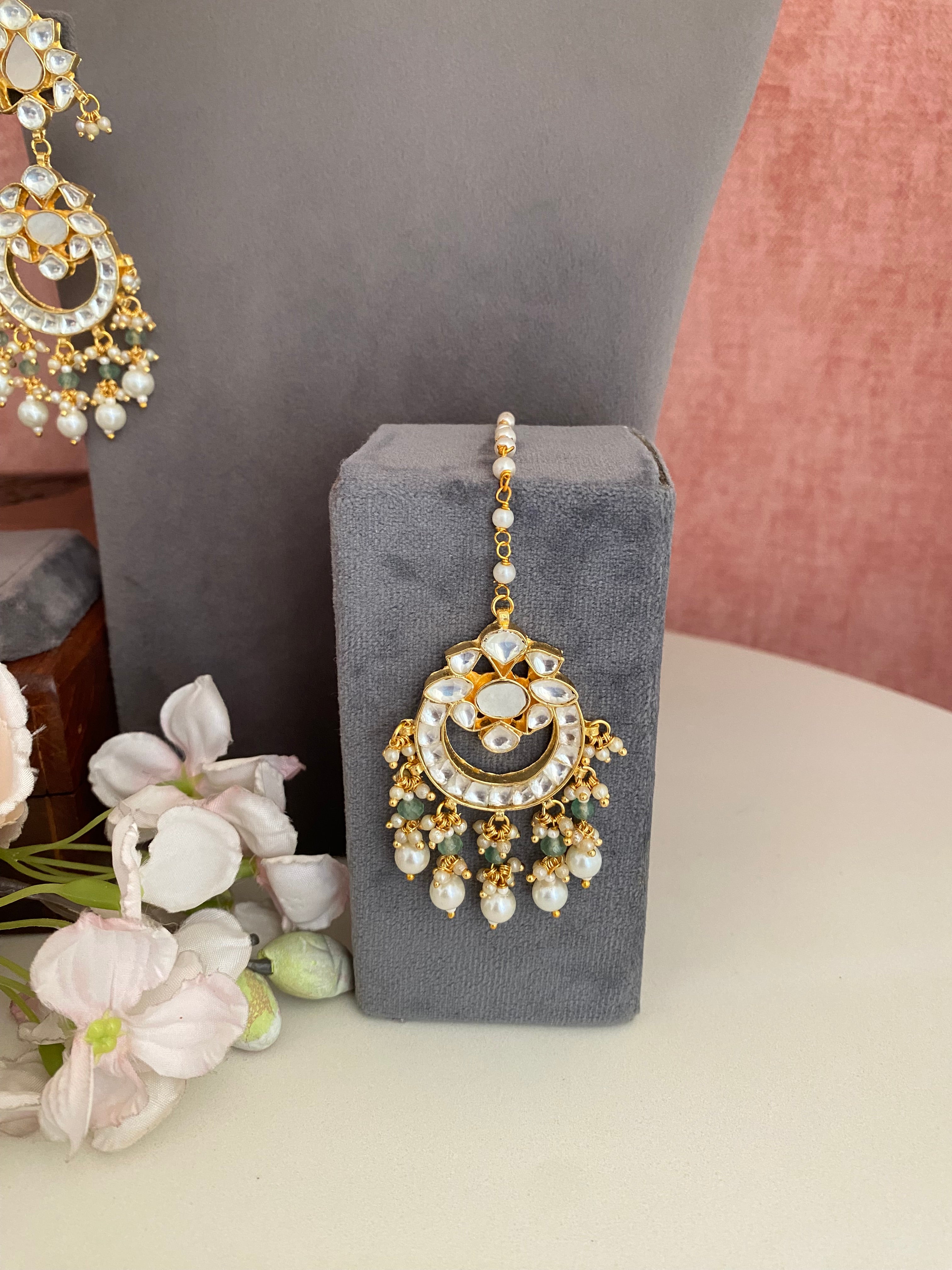 Mother of pearl and Kundan Necklace Set