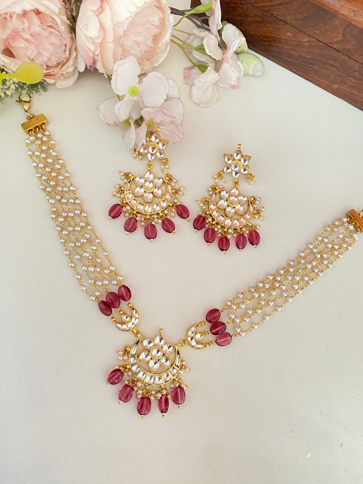 Gold plated Kundan choker set