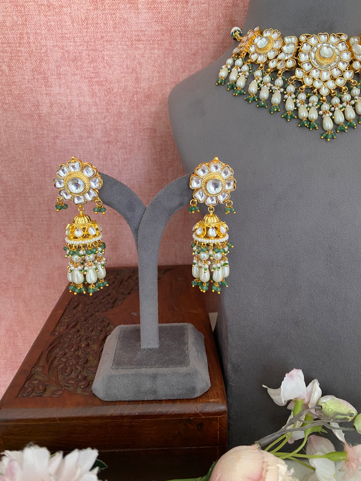 Gold plated Kundan choker Set