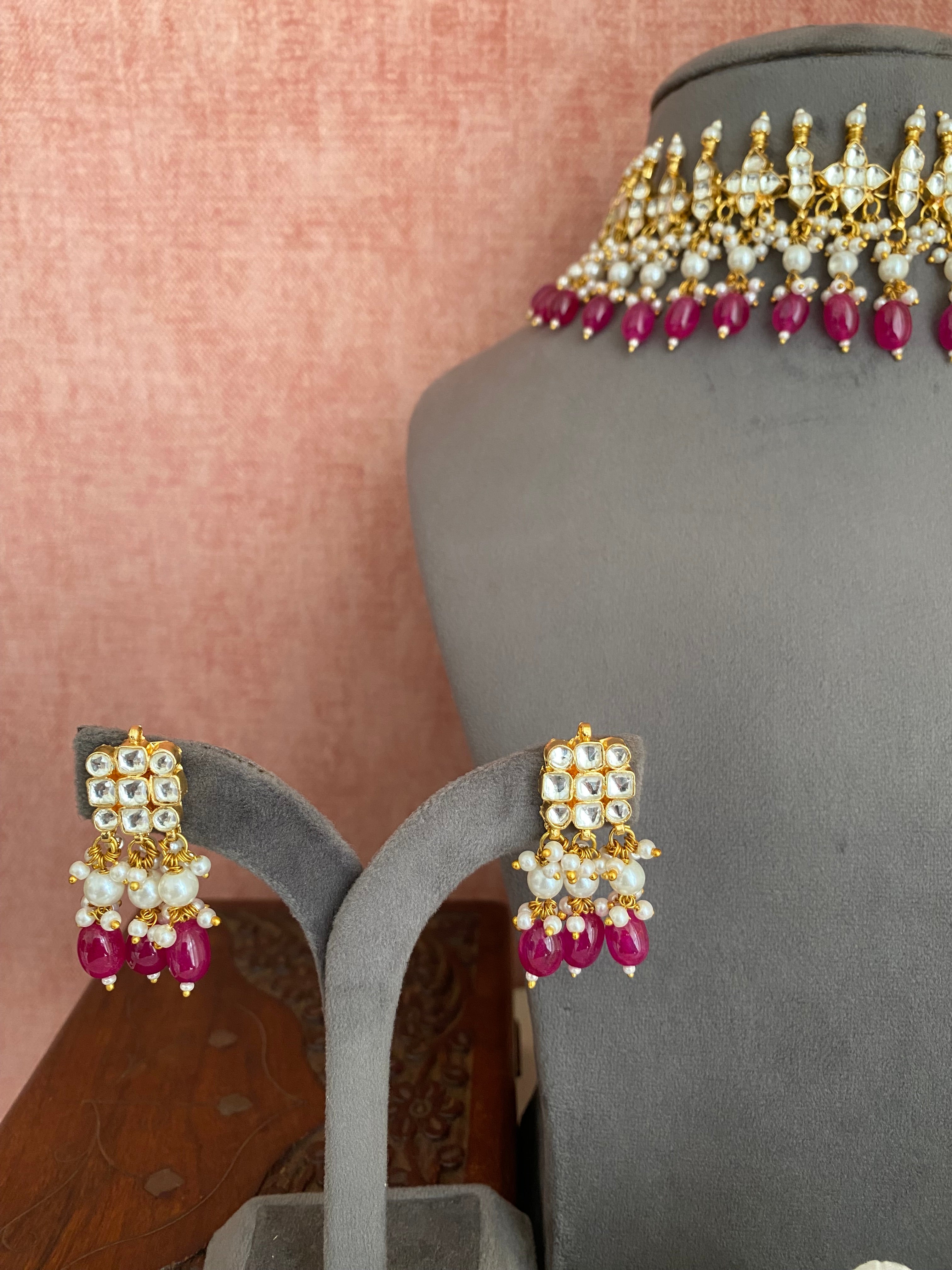 Kundan Chokar Set in pink brads