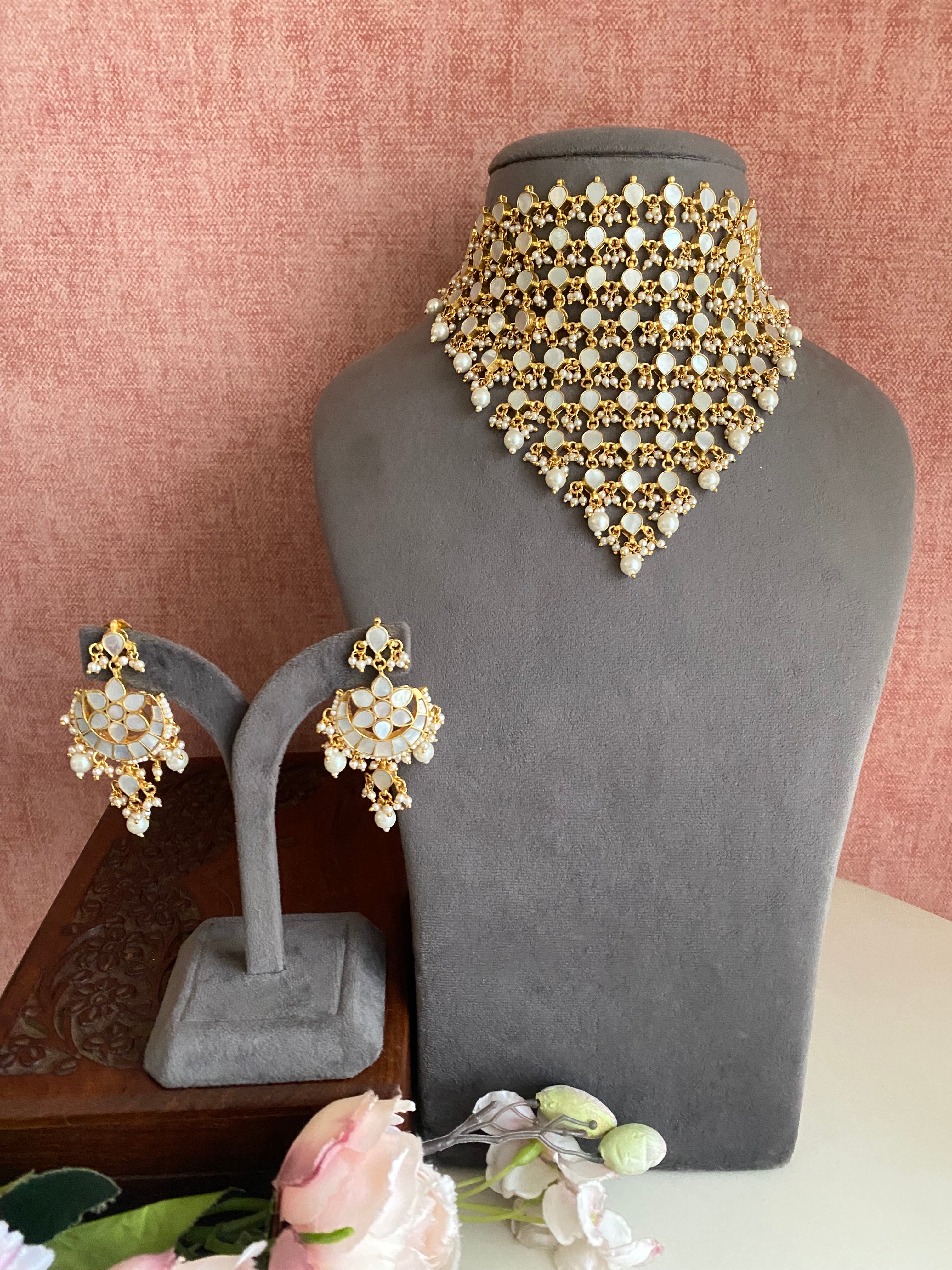 Mother Of pearl Choker Set