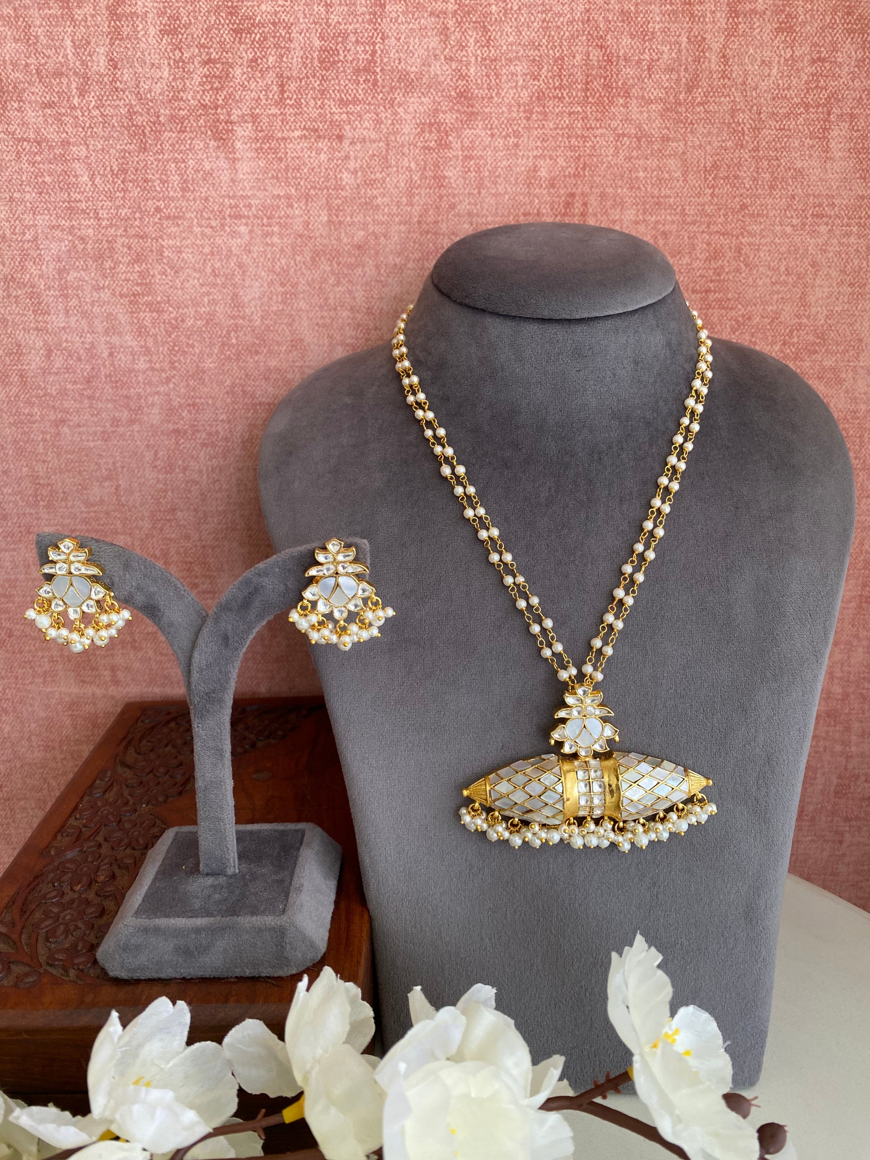 Mother Of Pearl Long set