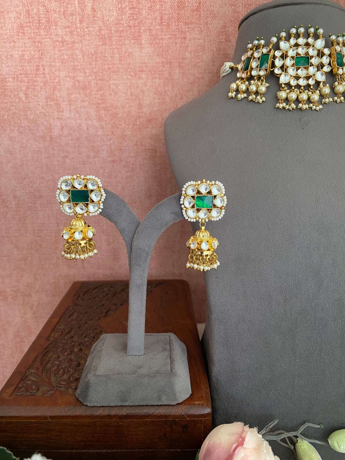 Gold plated Kundan choker Set