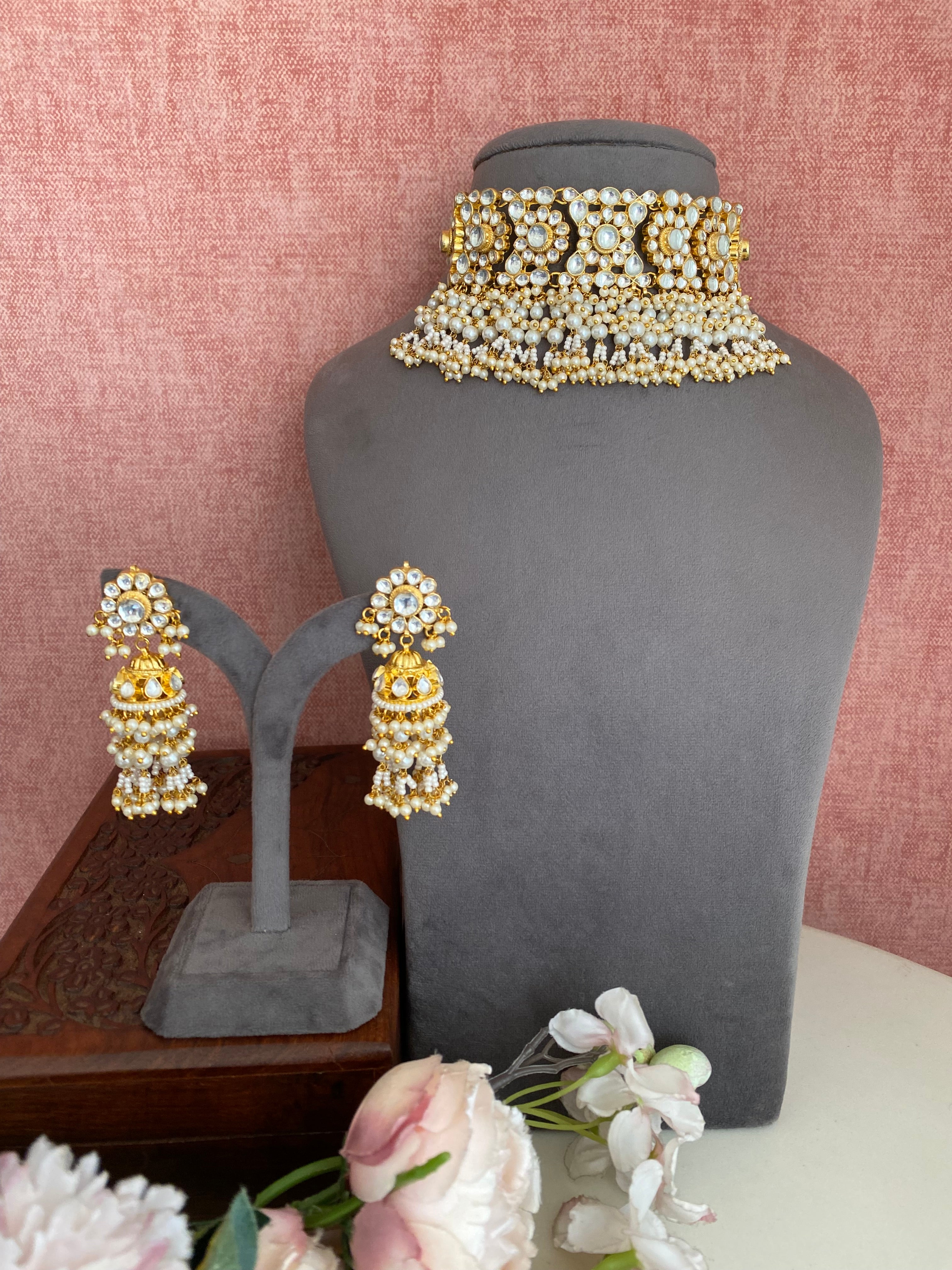 Gold plated Kundan choker Set