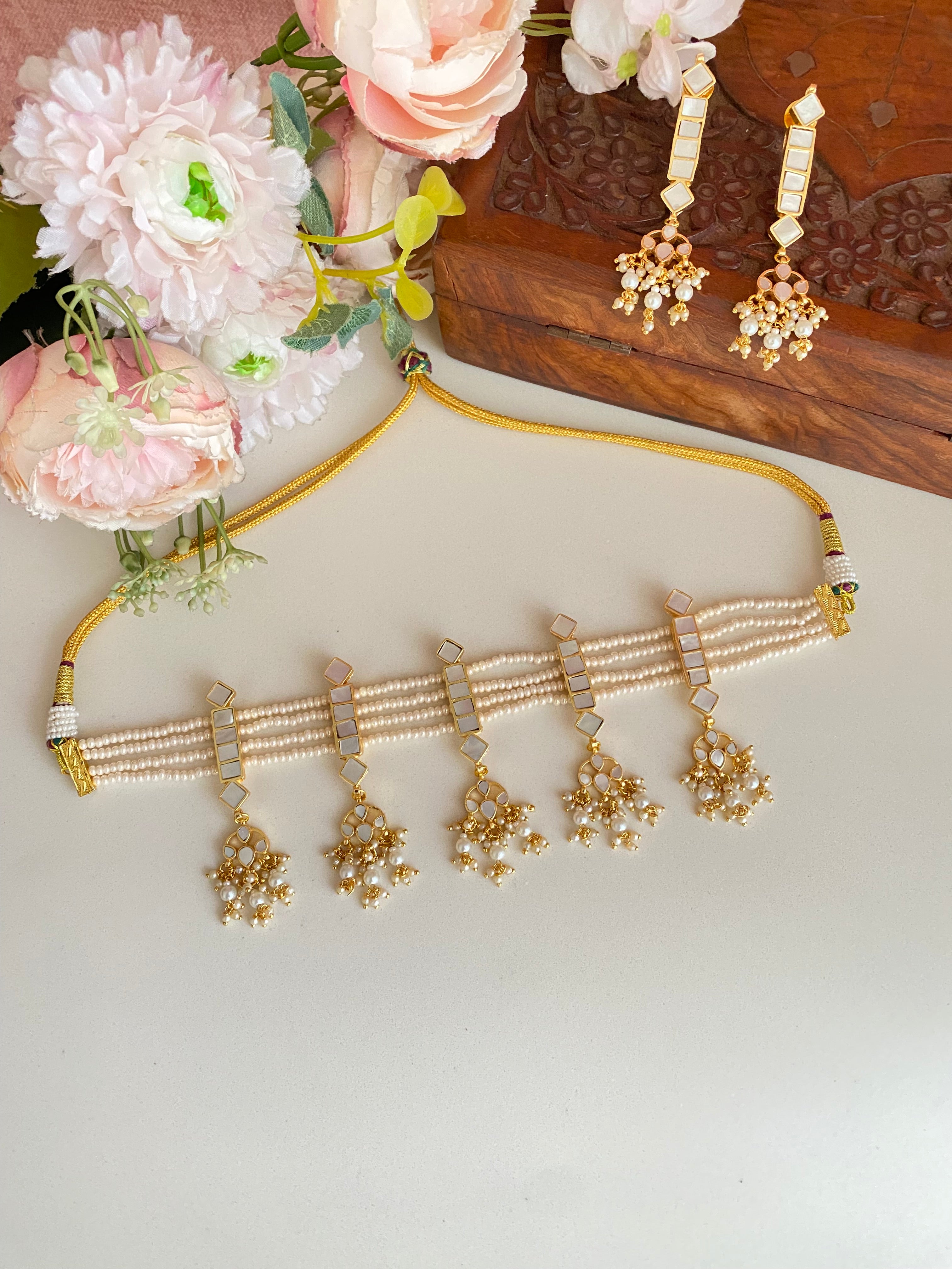 Mother of Pearl Choker Set