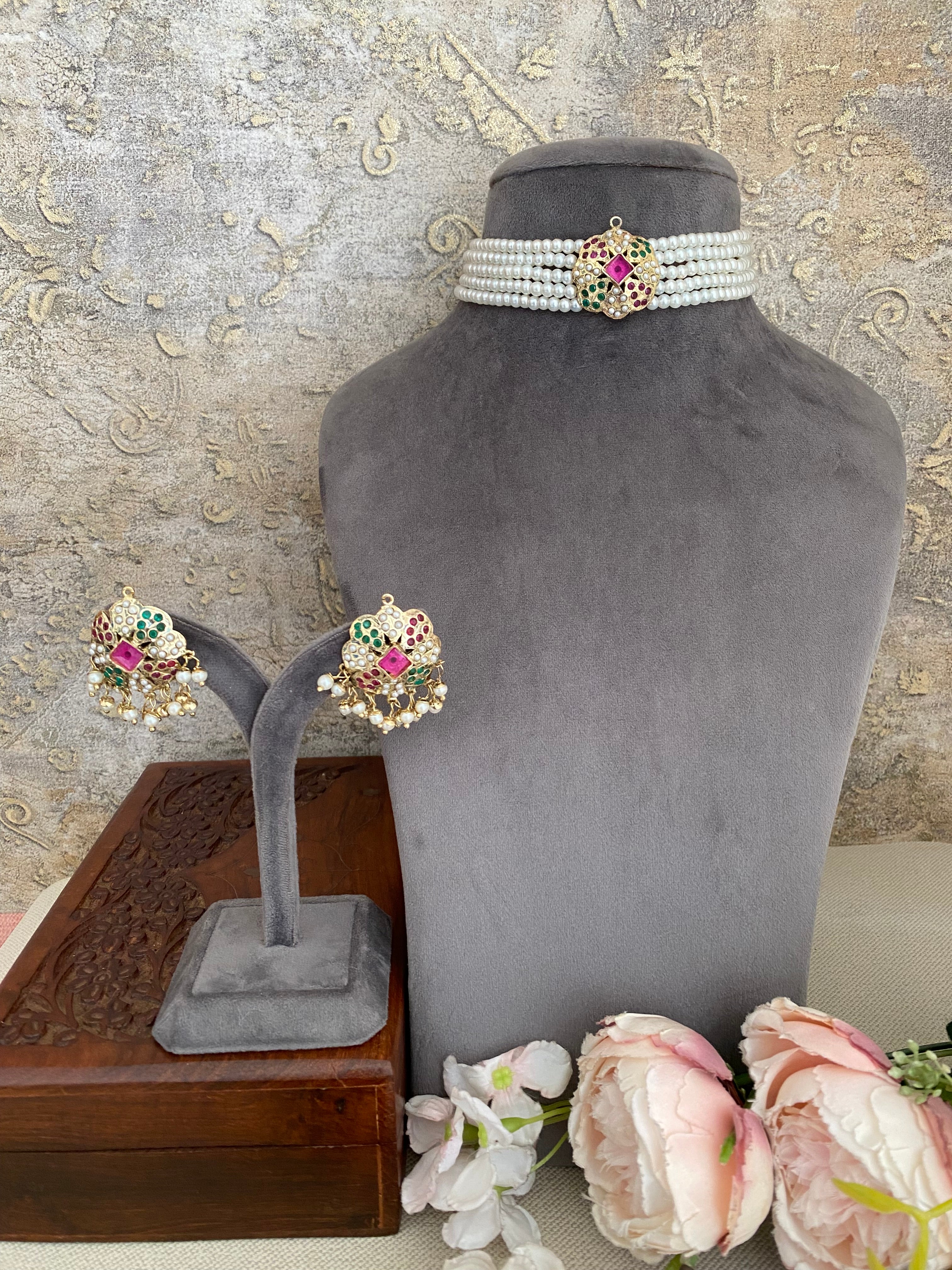Multicolour Jadau Choker Set