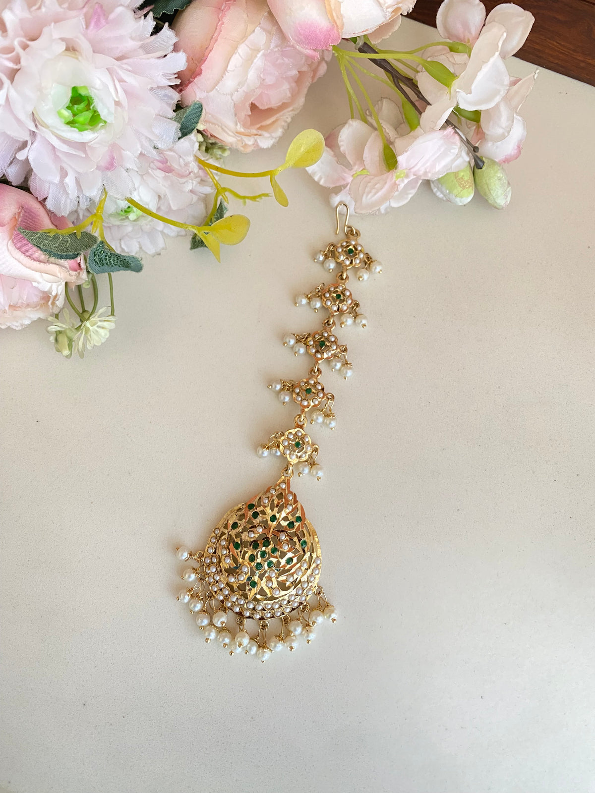 Gold plated Green Jadau Tikka