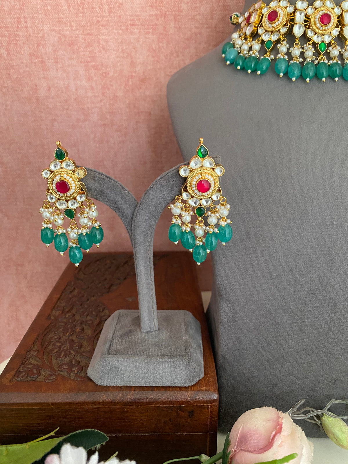 Gold plated Kundan choker Set