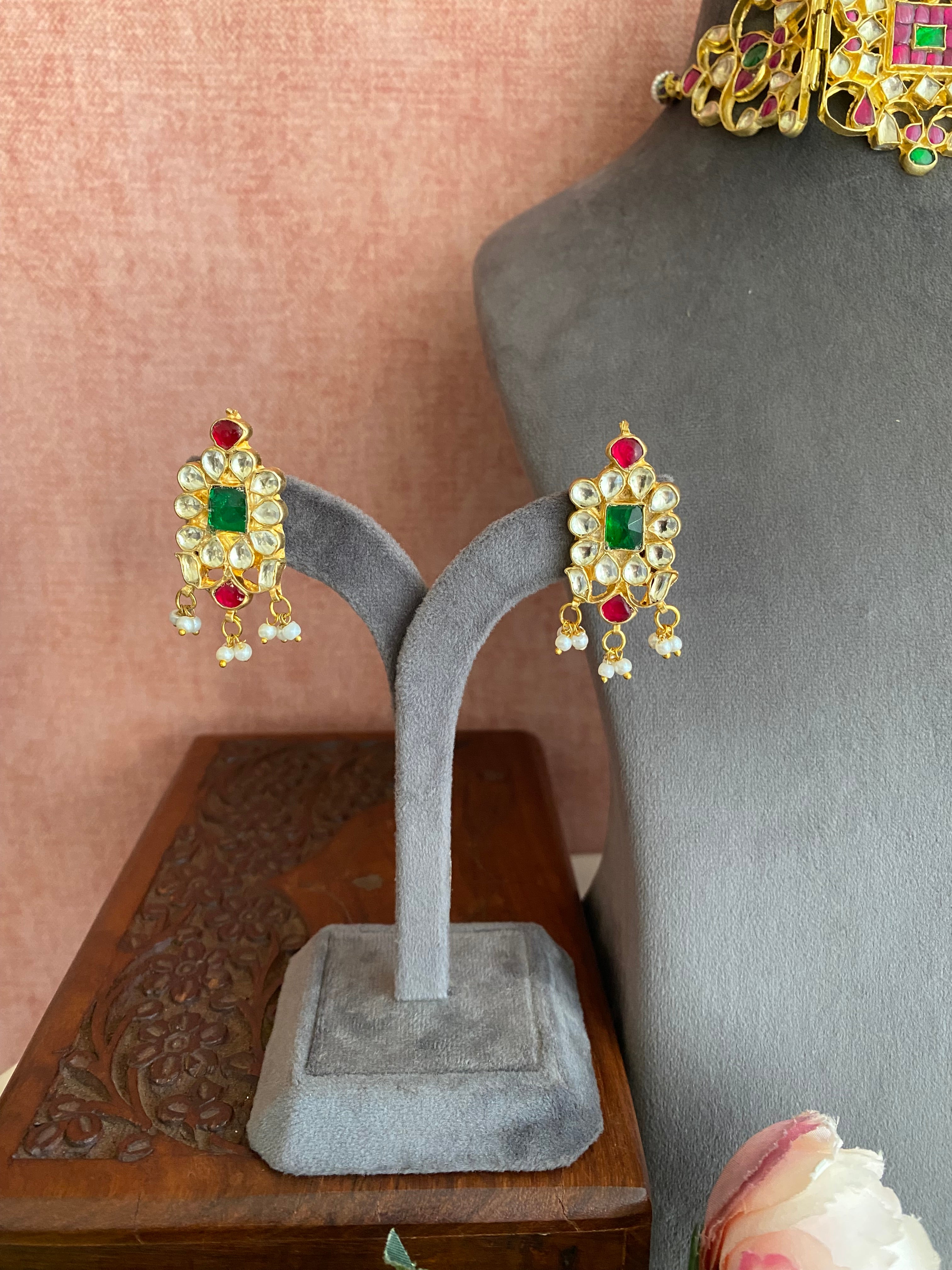 Gold plated Kundan Choker Set