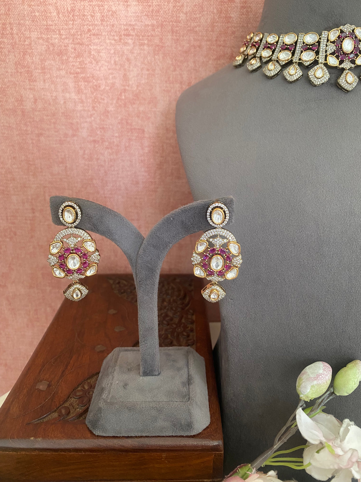 Moissanite choker set