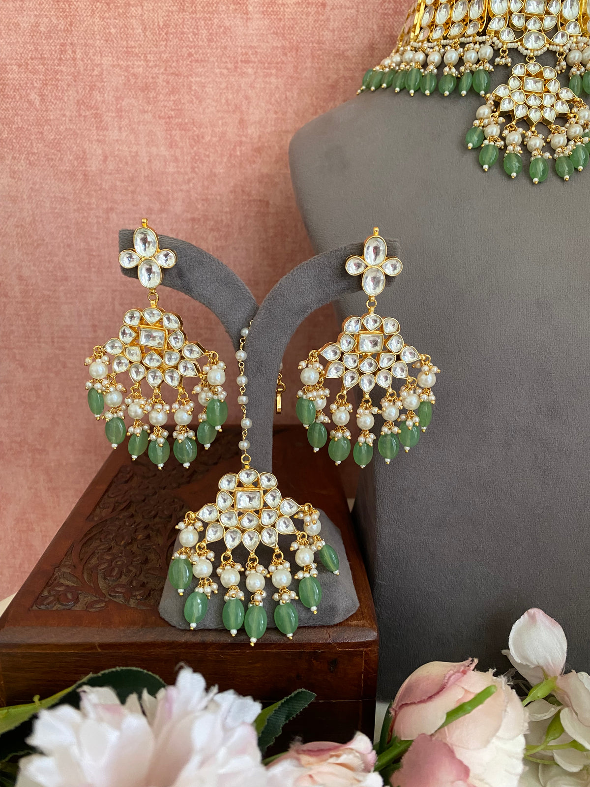 Gold plated Kundan choker Set