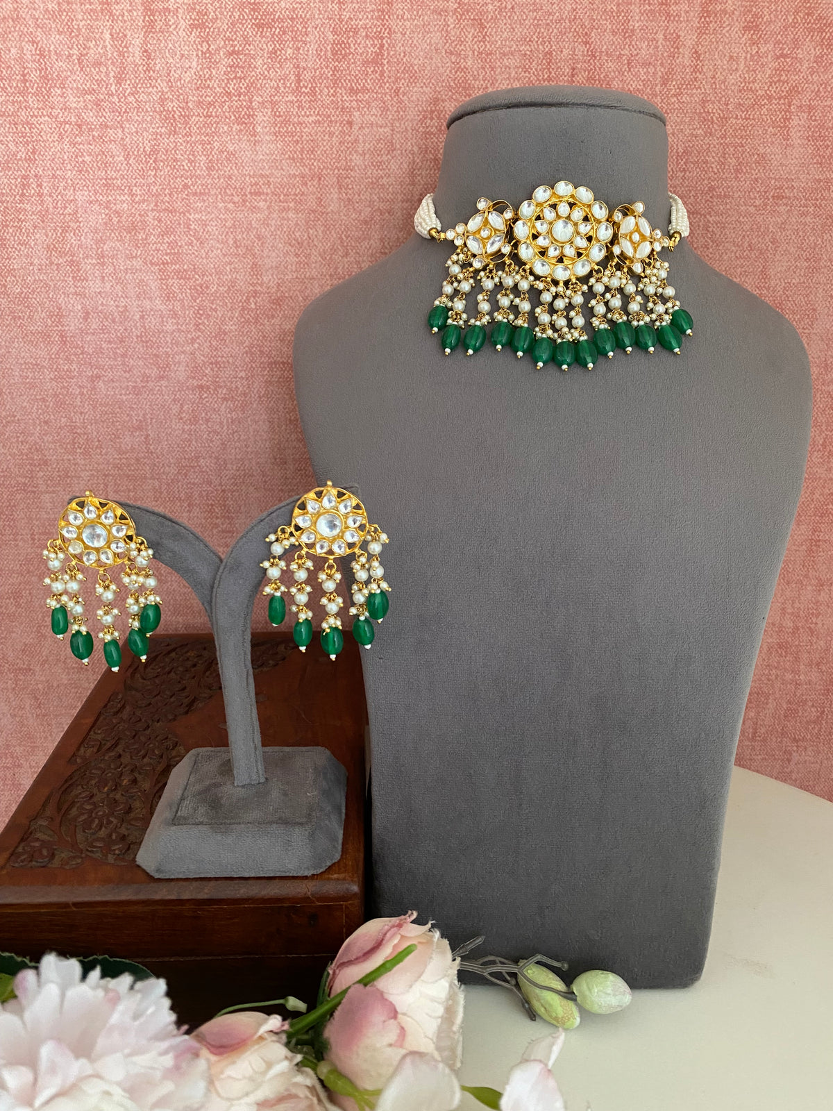 Gold plated Kundan choker Set