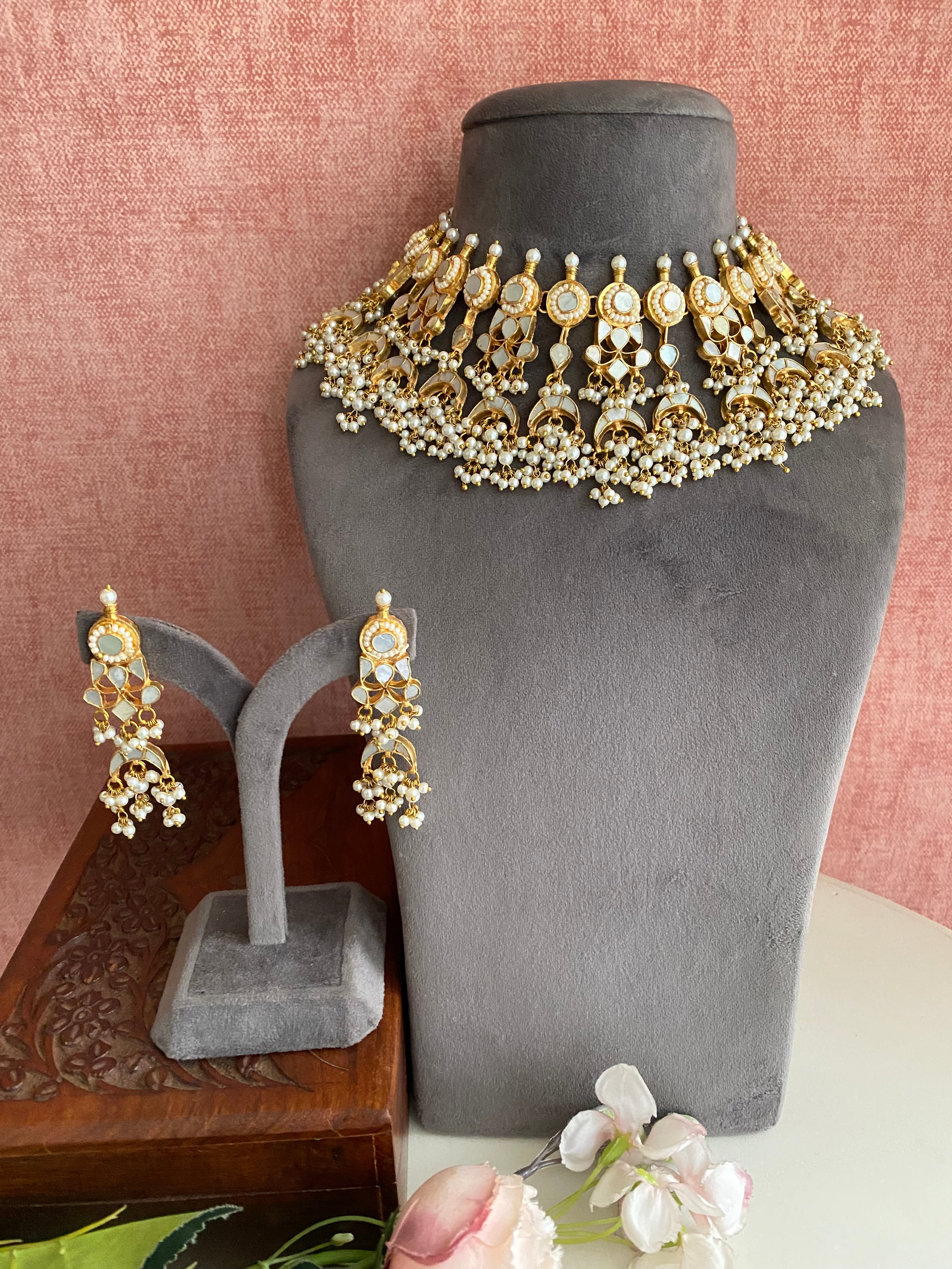 Mother Of Pearl Necklace Set