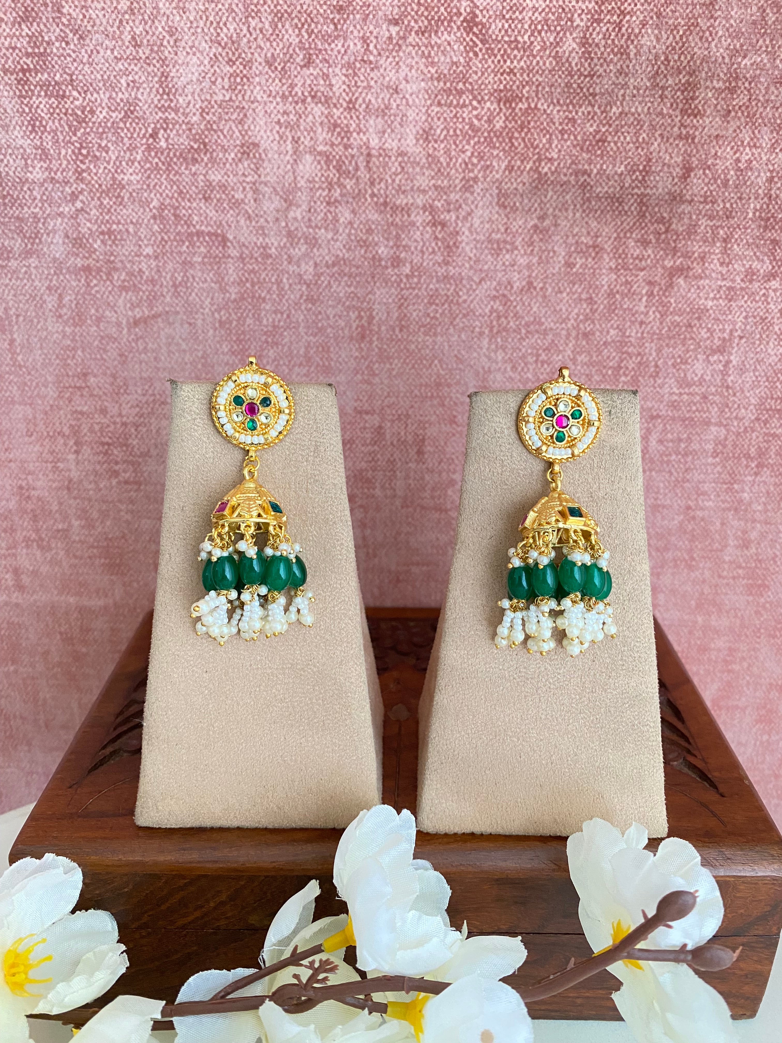 Gold plated Kundan Jhumka Earring