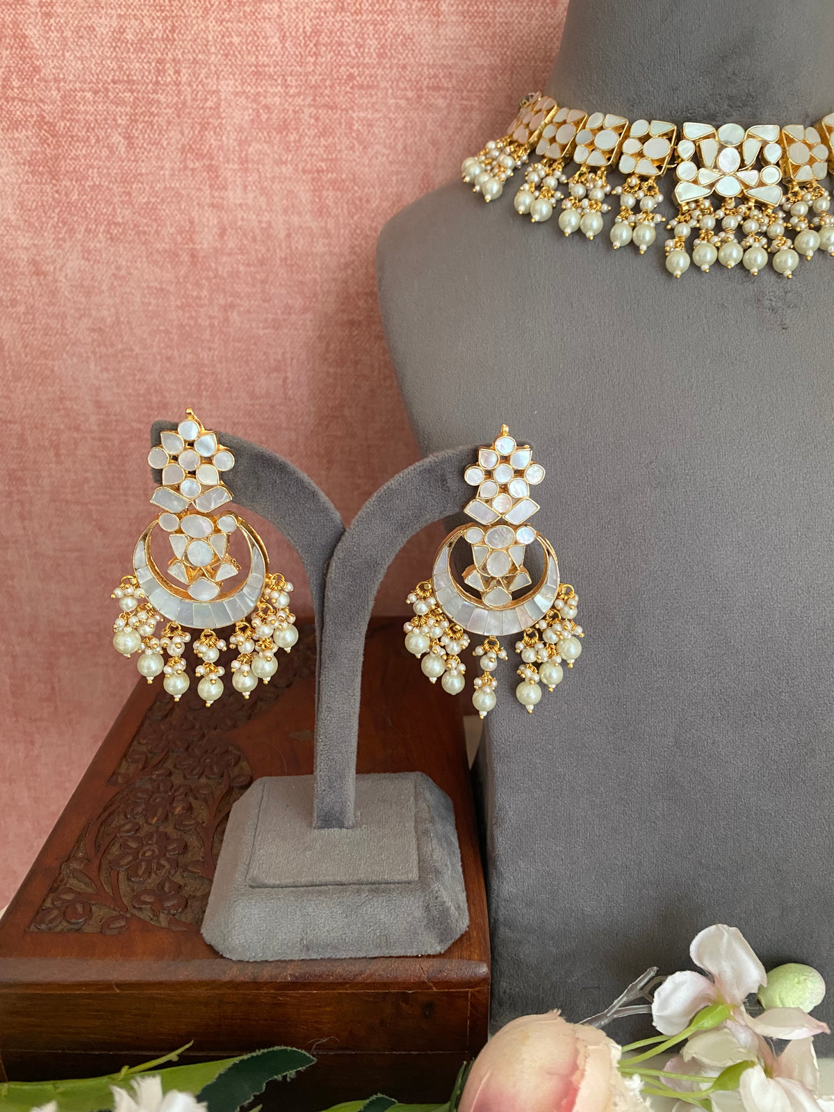 Mother Of Pearl Necklace Set