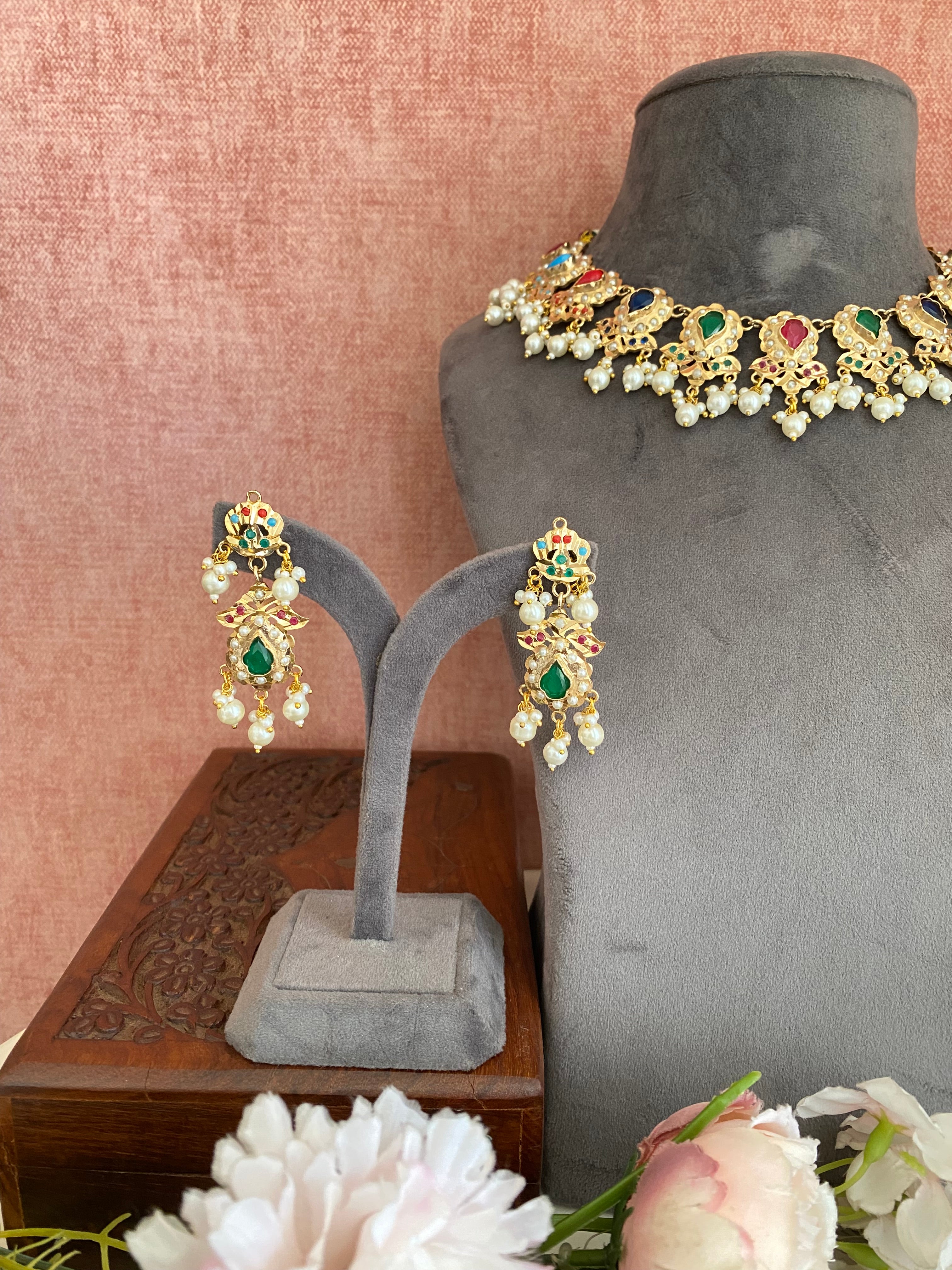 Amritsari Jadau Navrattan Necklaces set