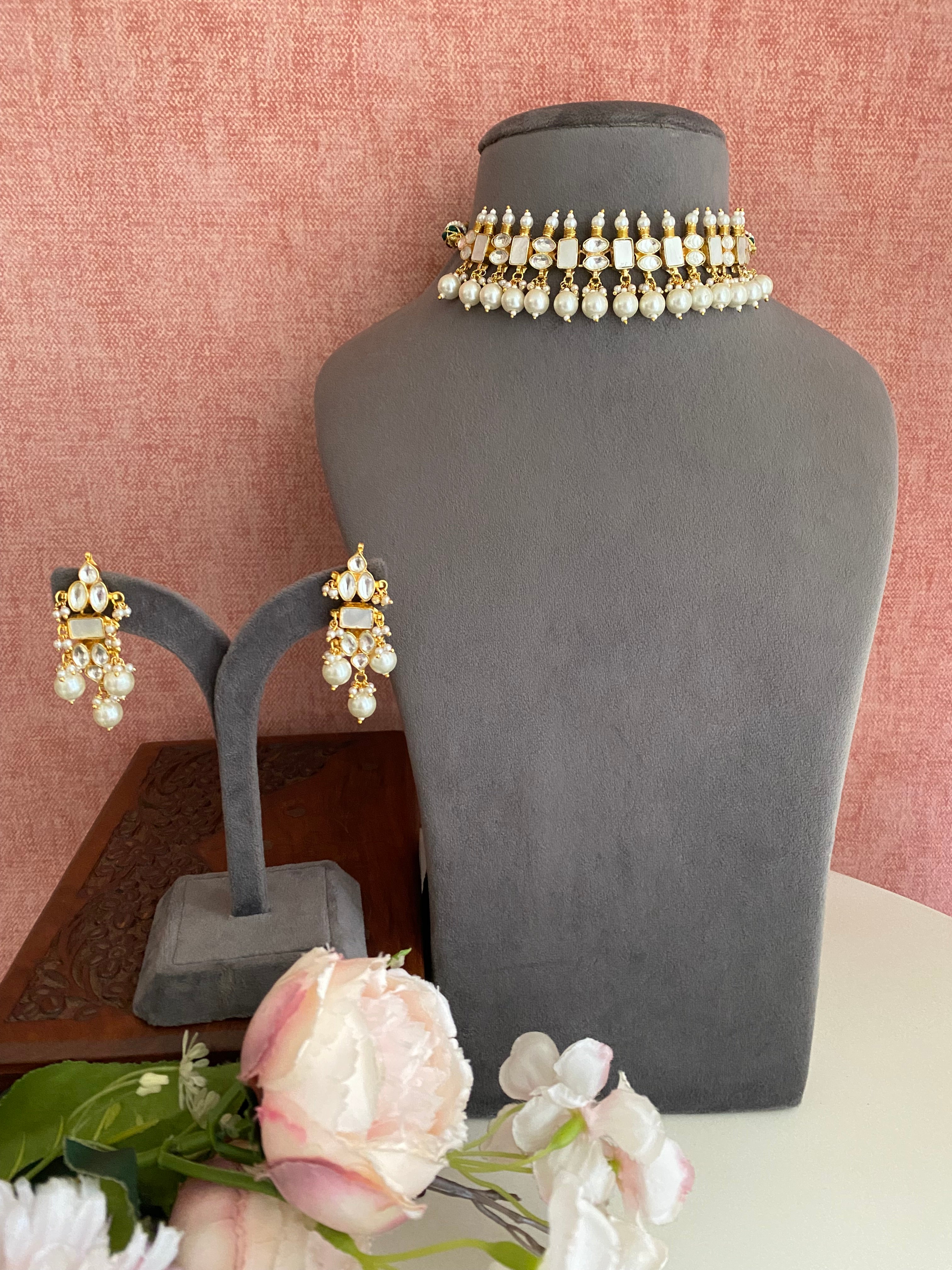 Mother of pearl Gold plated Choker Set