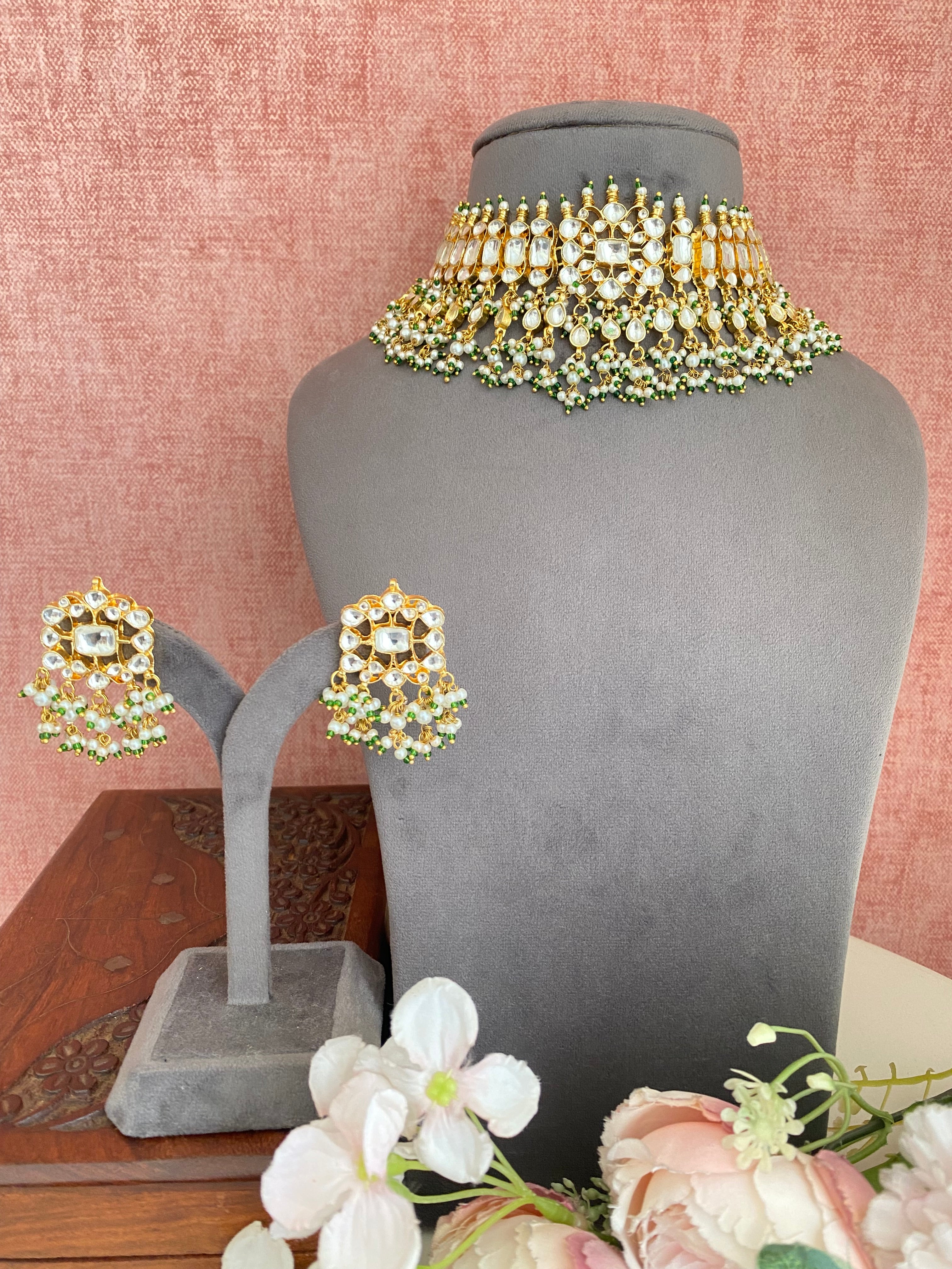 Gold plated Kundan choker Set