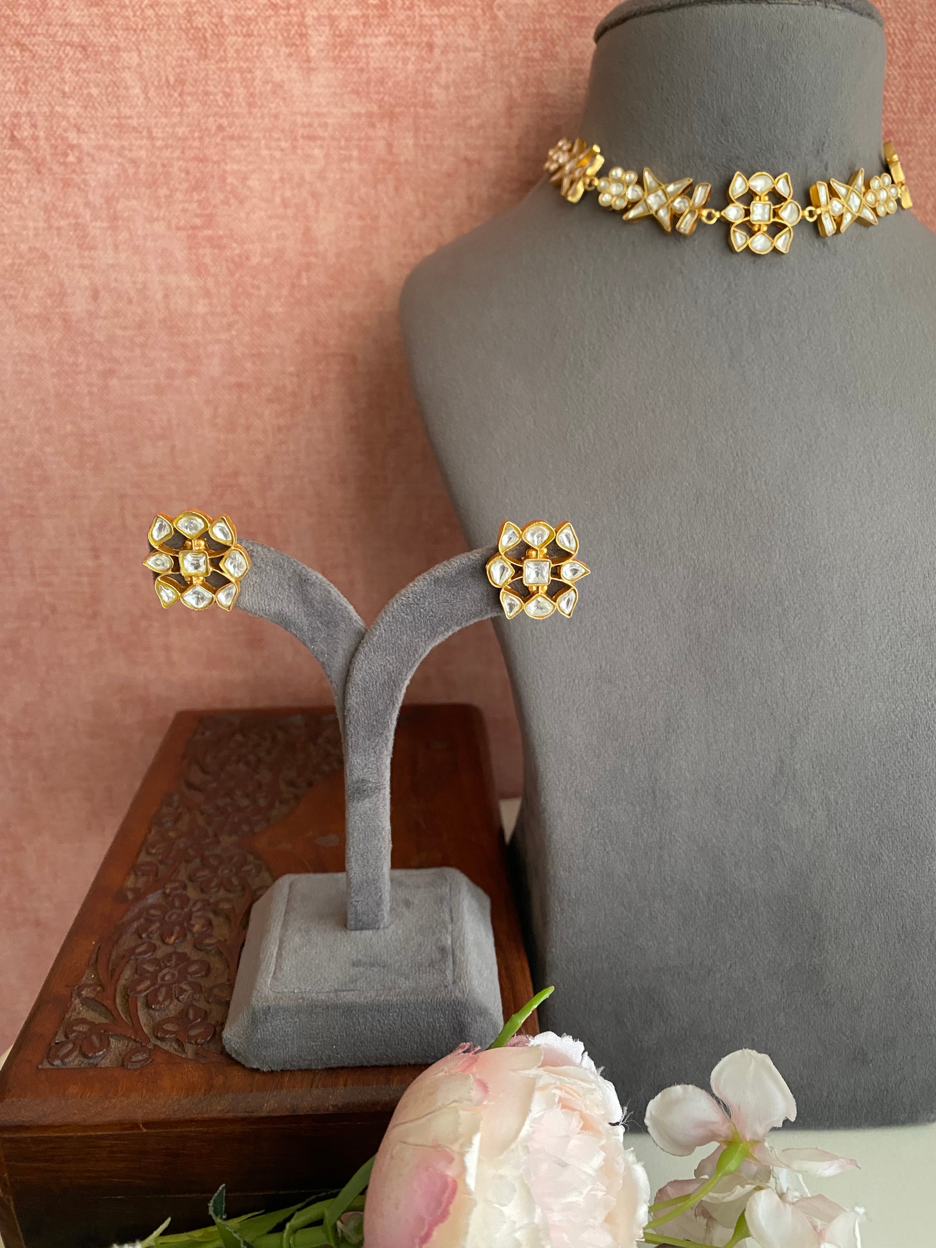 Gold plated Kundan choker Set